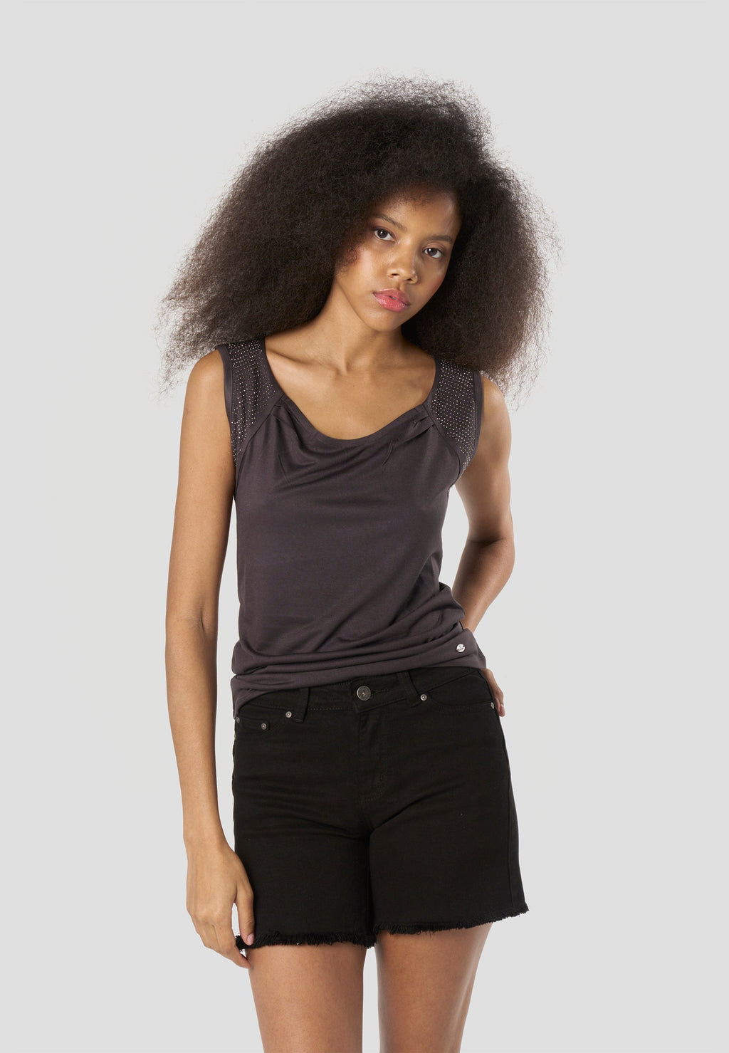 Camiseta Mujer Sin Mangas Pedrería en Hombros – Koroshi Negra