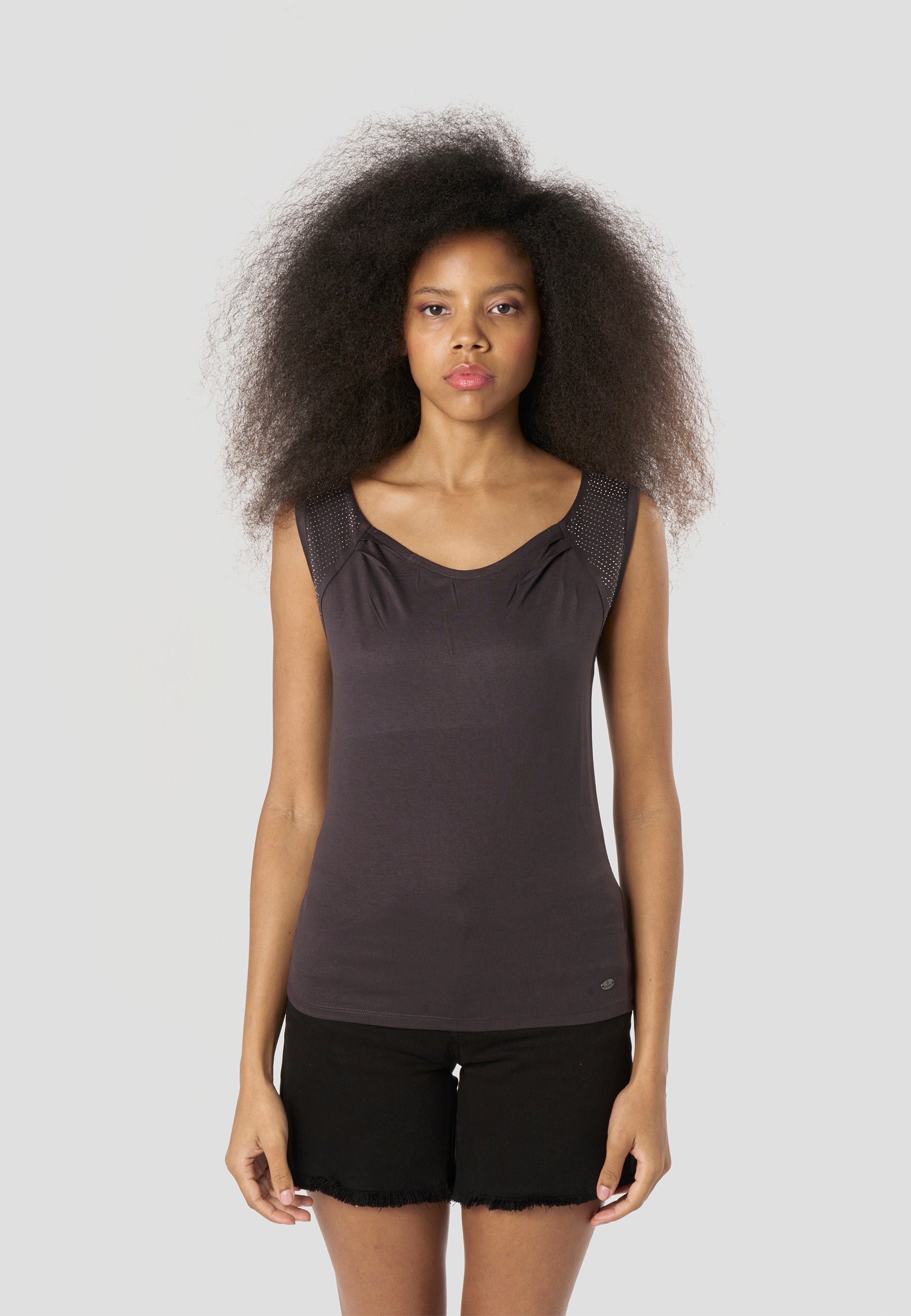 Camiseta Mujer Sin Mangas Pedrería en Hombros – Koroshi Negra