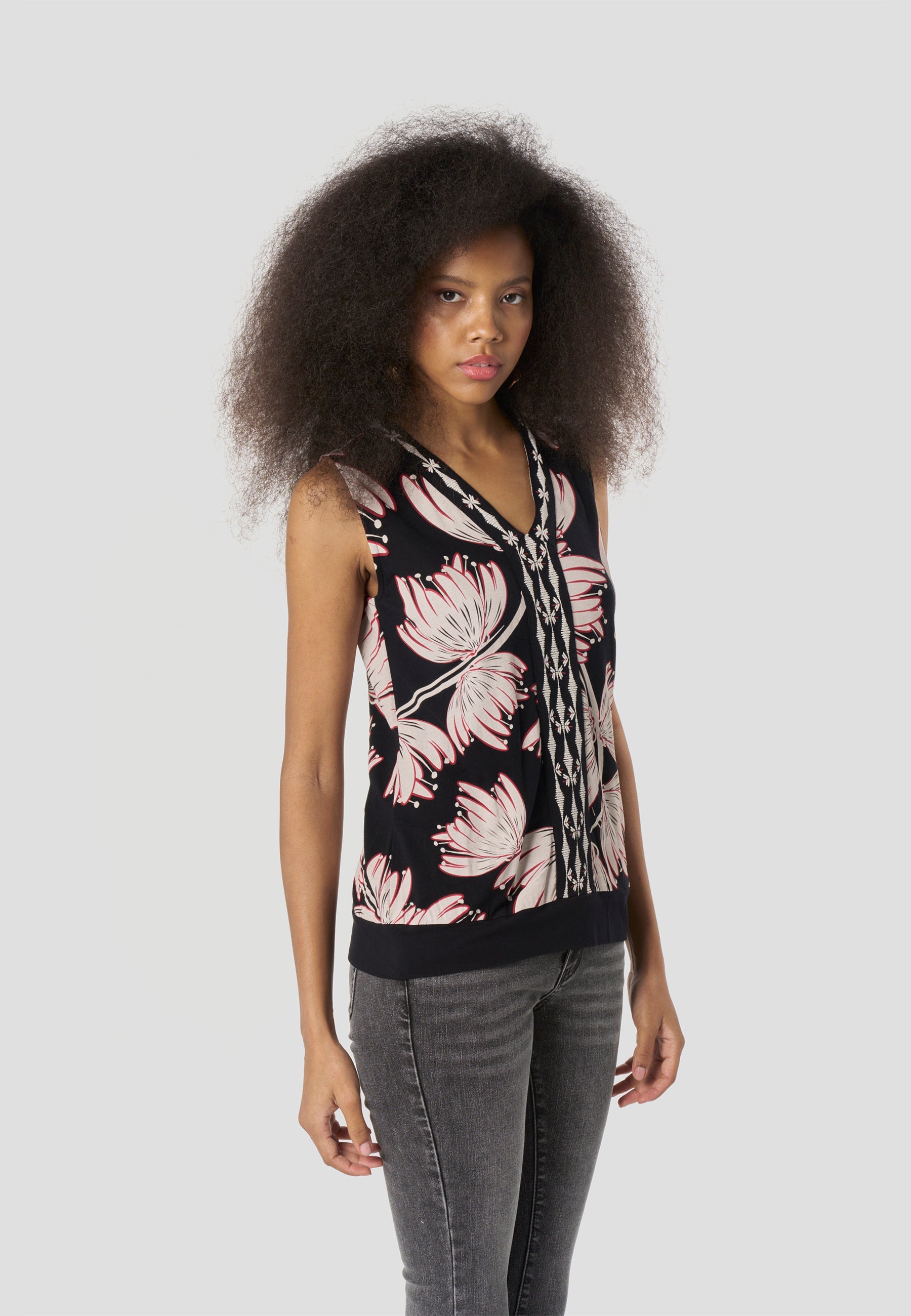 Camiseta Mujer Tirantes Estampada – Koroshi Negra