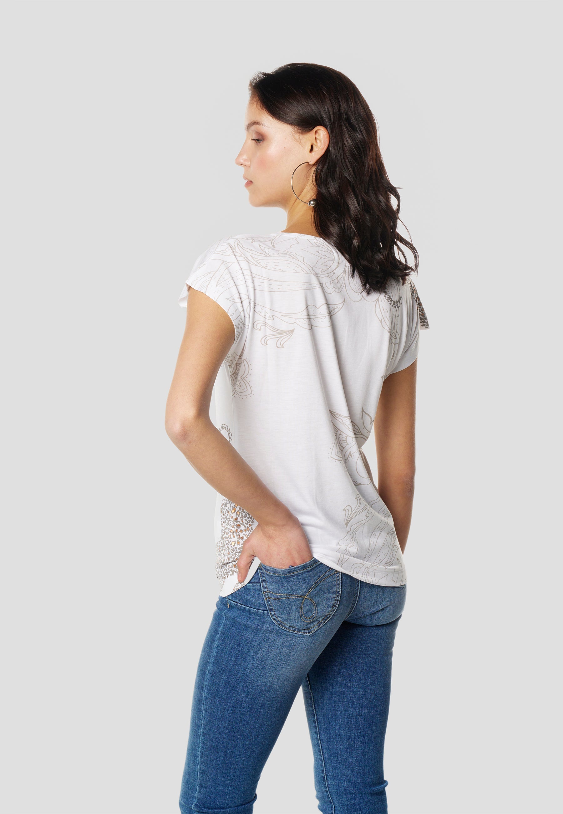 Camiseta Mujer Manga Corta Estampado Cachemir – Koroshi 2612TP41