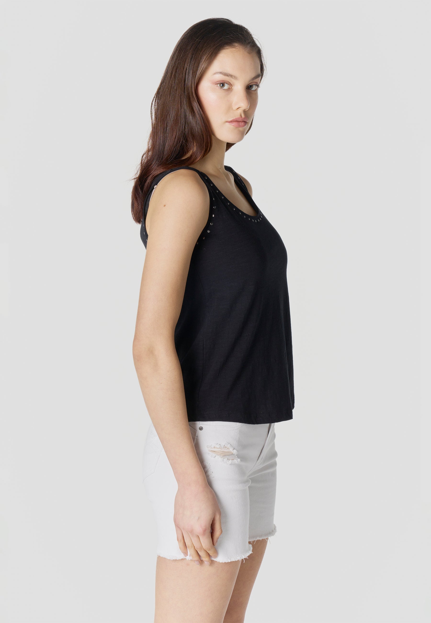 Camiseta Mujer Tirantes con Tachas en Escote – Koroshi 2612TP70