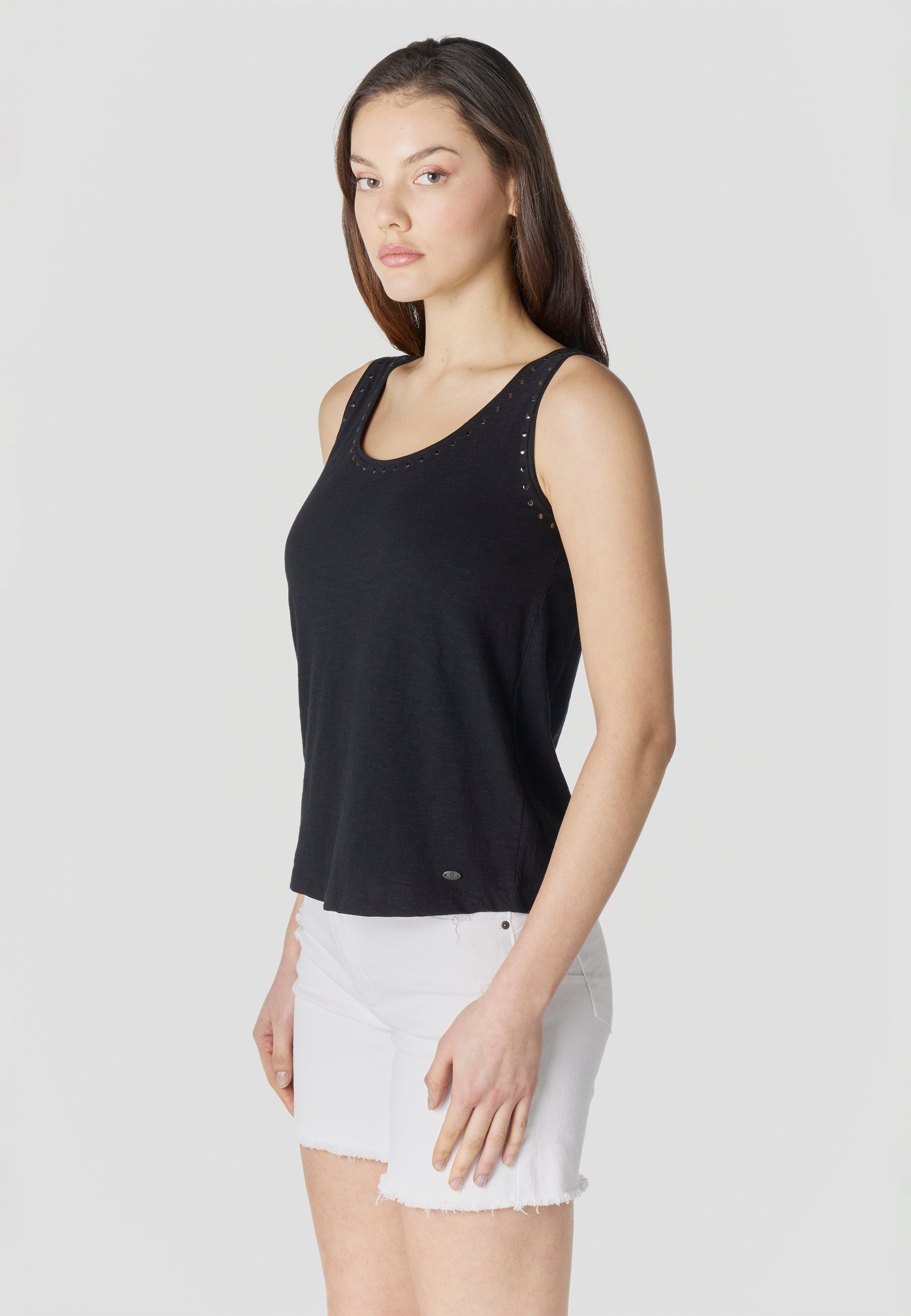 Camiseta Mujer Tirantes con Tachas en Escote – Koroshi 2612TP70