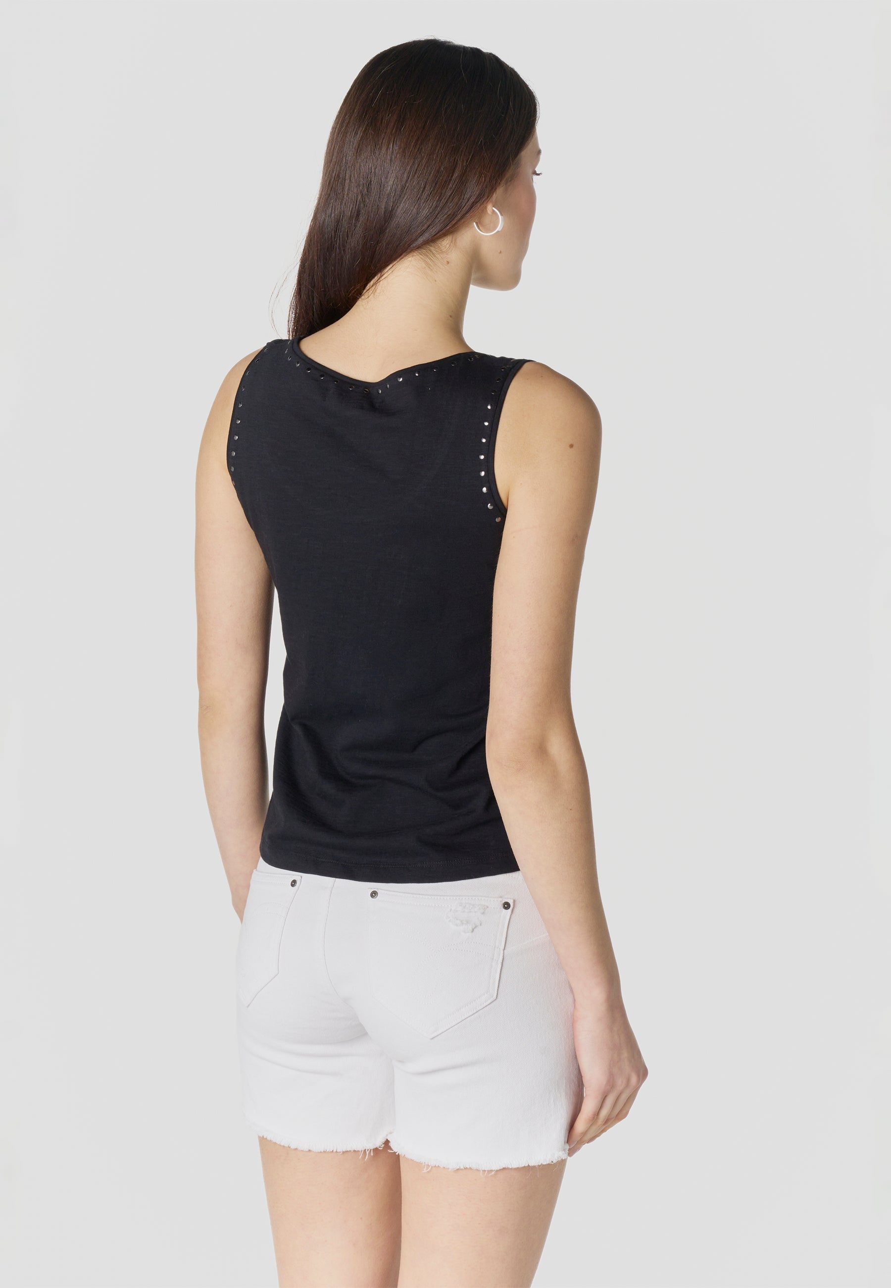 Camiseta Mujer Tirantes con Tachas en Escote – Koroshi 2612TP70