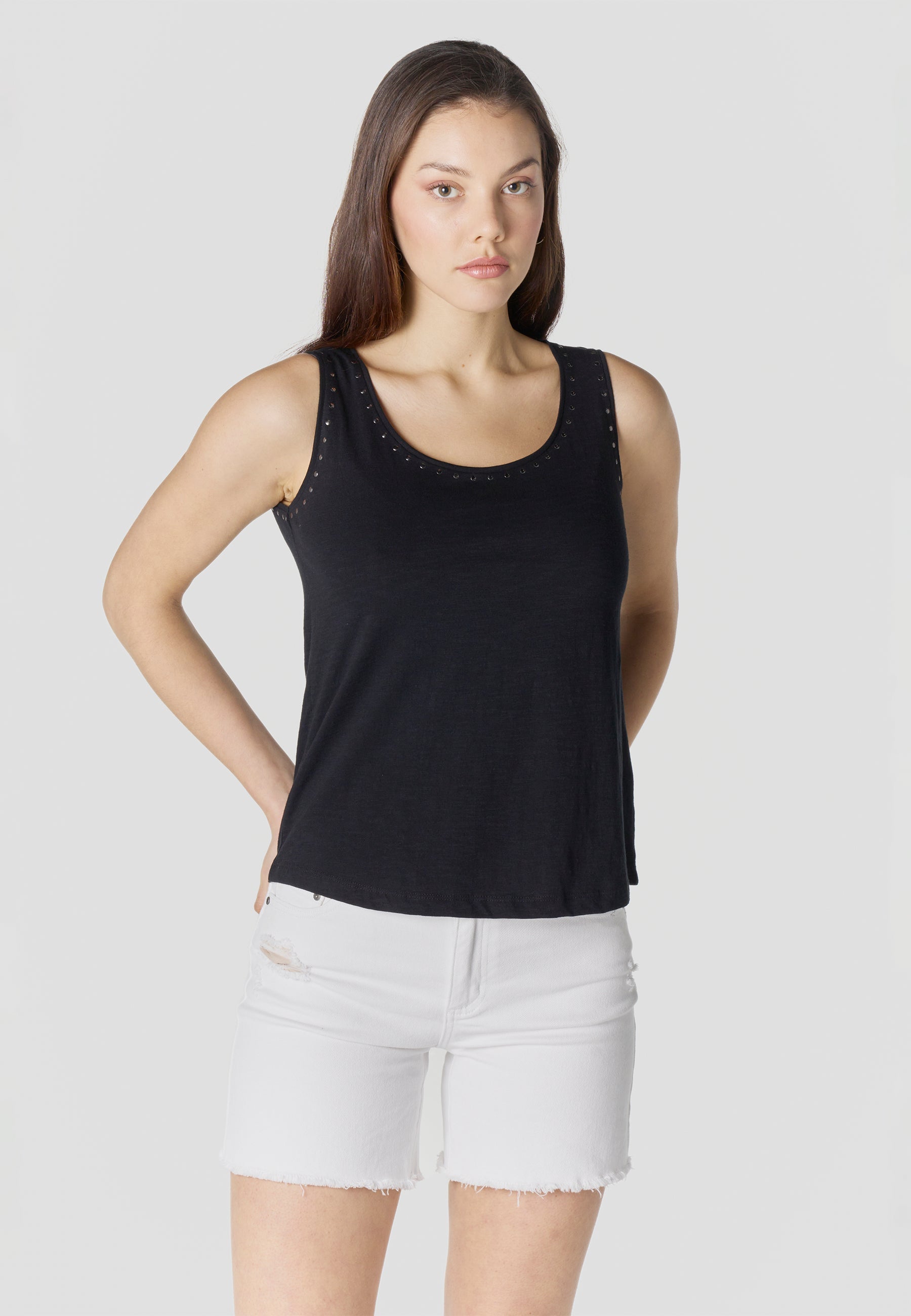 Camiseta Mujer Tirantes con Tachas en Escote – Koroshi 2612TP70