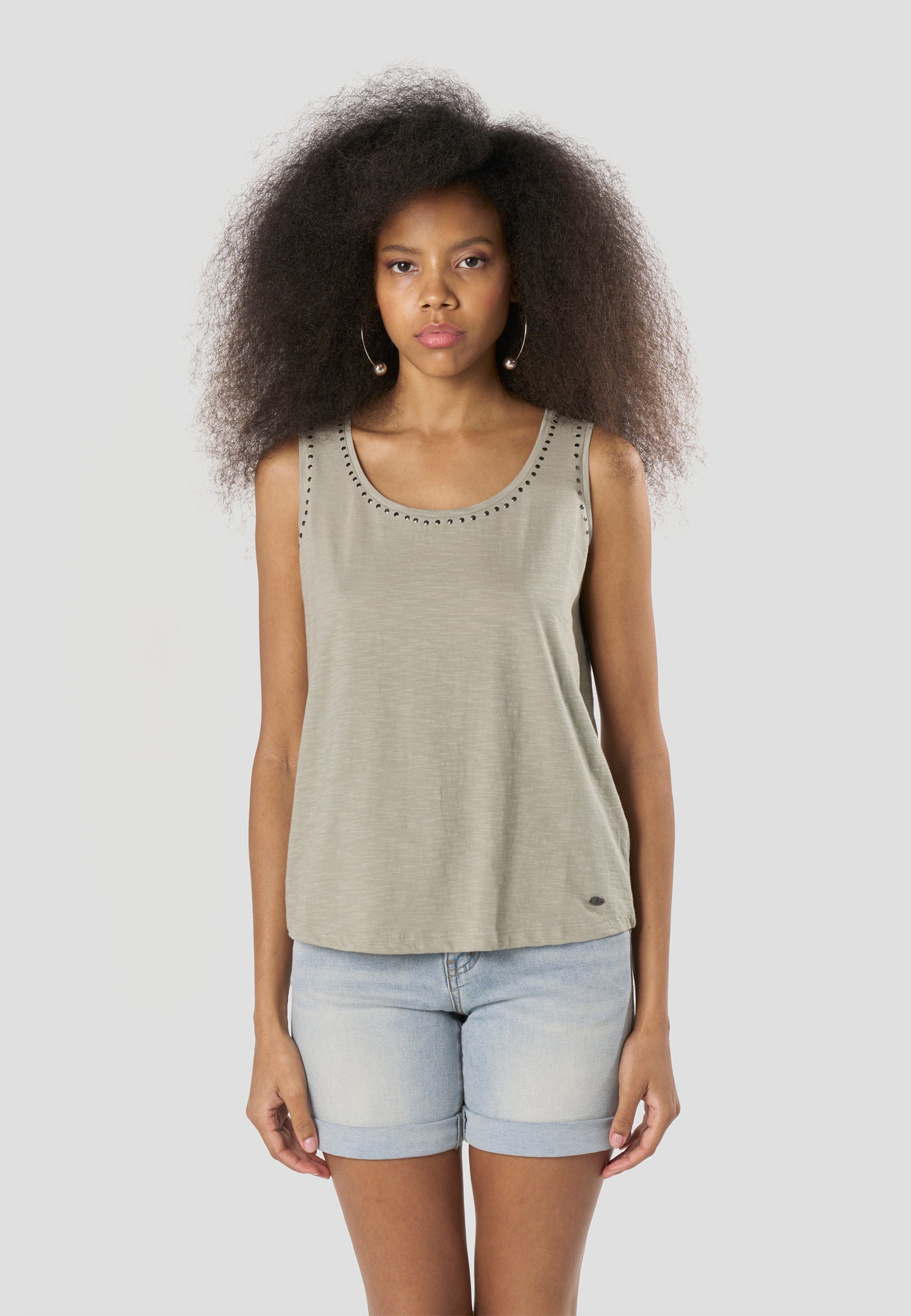 Camiseta Mujer Tirantes con Tachas en Escote – Koroshi 2612TP70