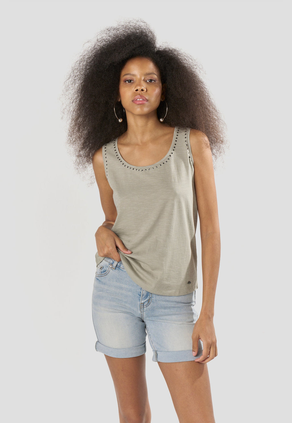 Camiseta Mujer Tirantes con Tachas en Escote – Koroshi 2612TP70