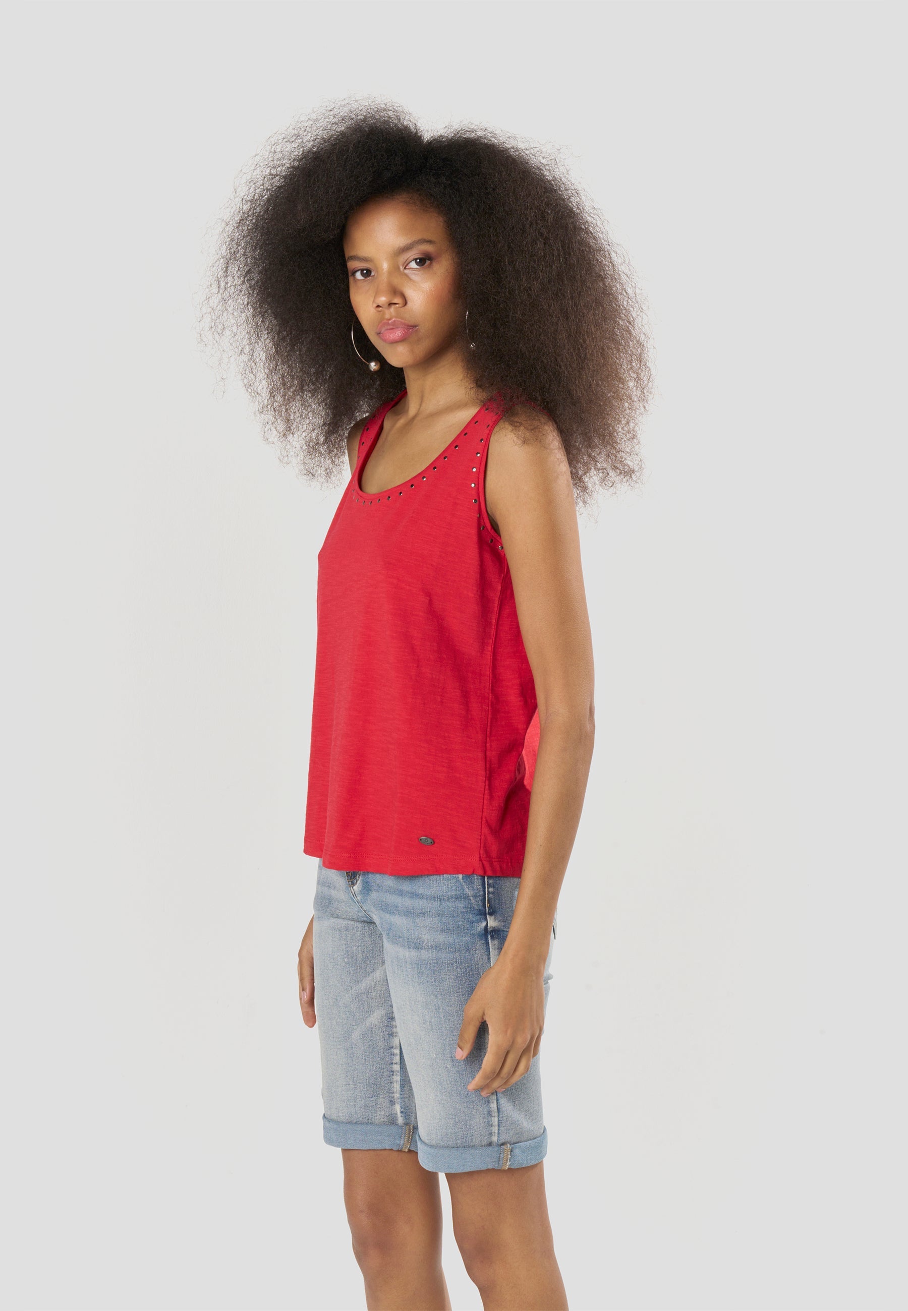 Camiseta Mujer Tirantes con Tachas en Escote – Koroshi 2612TP70