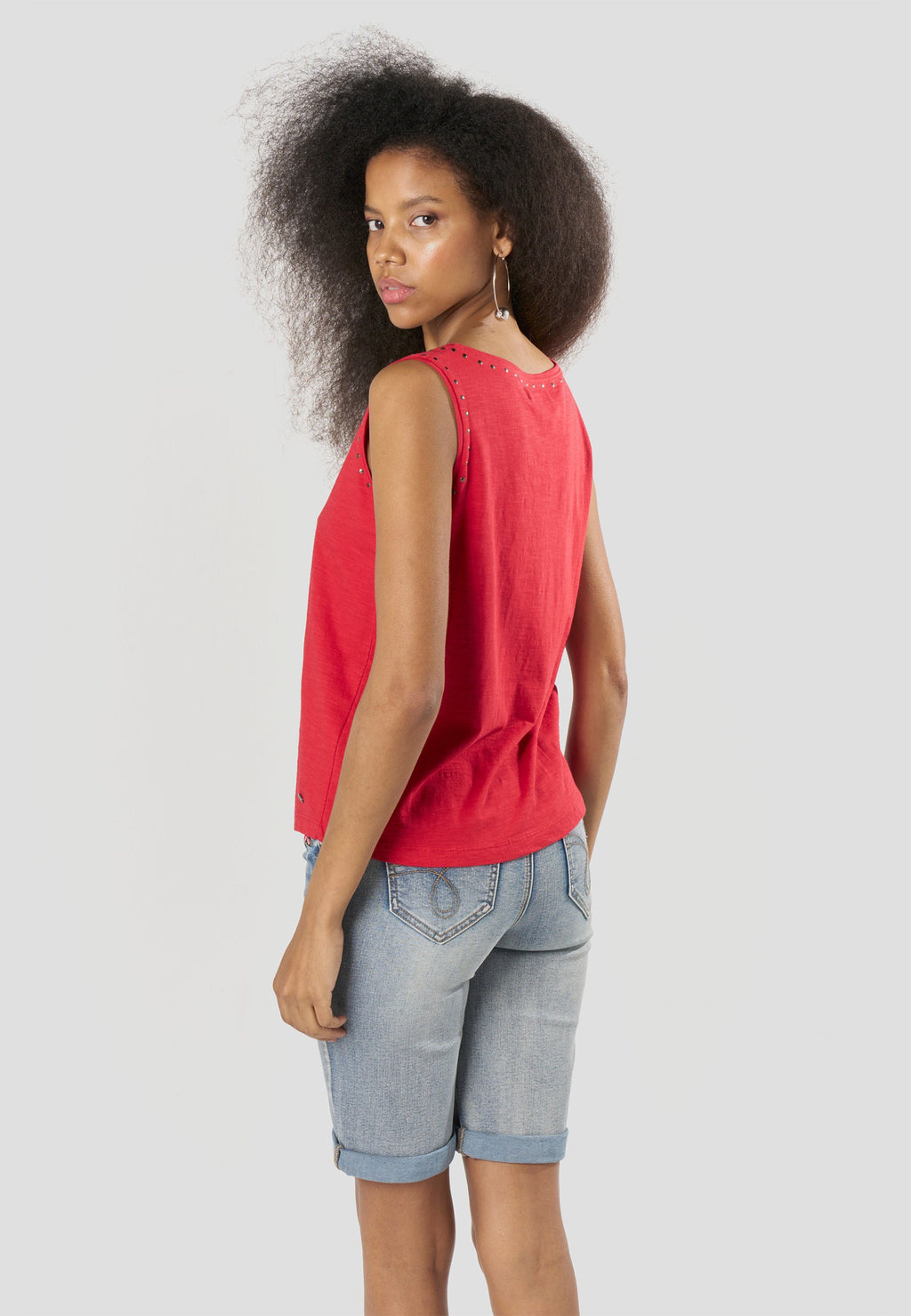 Camiseta Mujer Tirantes con Tachas en Escote – Koroshi 2612TP70