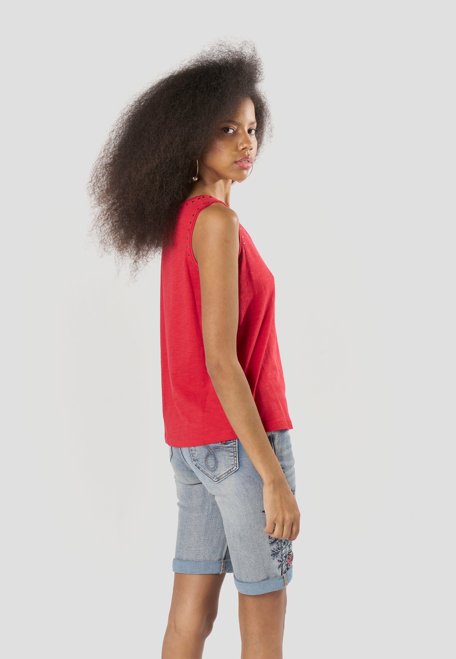 Camiseta Mujer Tirantes con Tachas en Escote – Koroshi 2612TP70