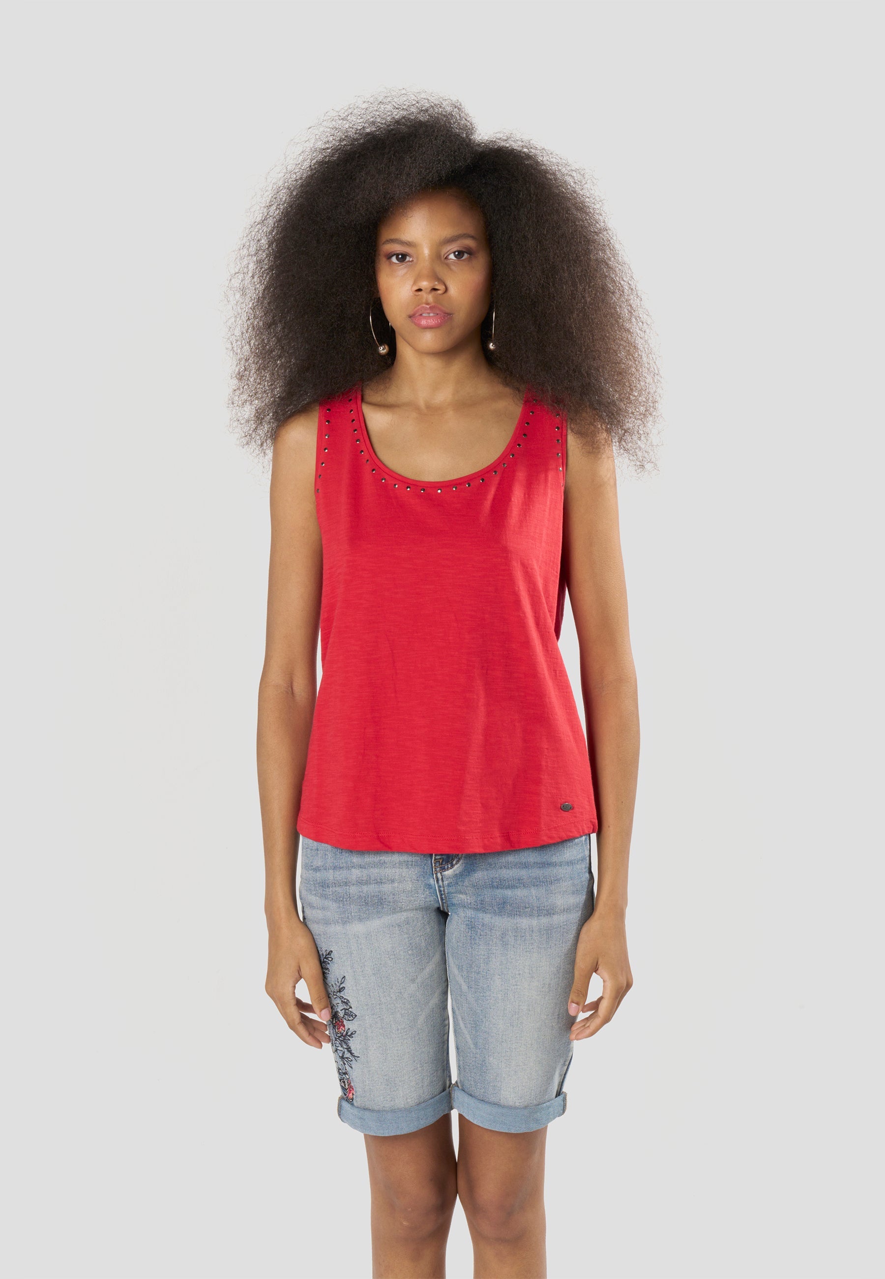 Camiseta Mujer Tirantes con Tachas en Escote – Koroshi 2612TP70