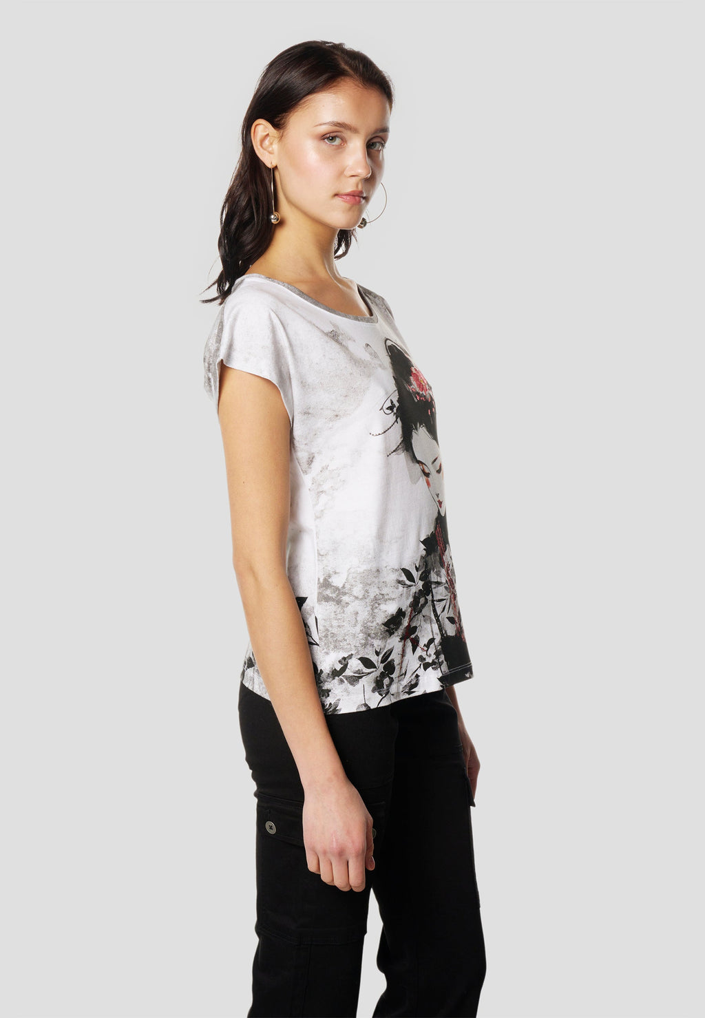 Camiseta Mujer Manga Corta Estampado Geisha – Koroshi Blanca