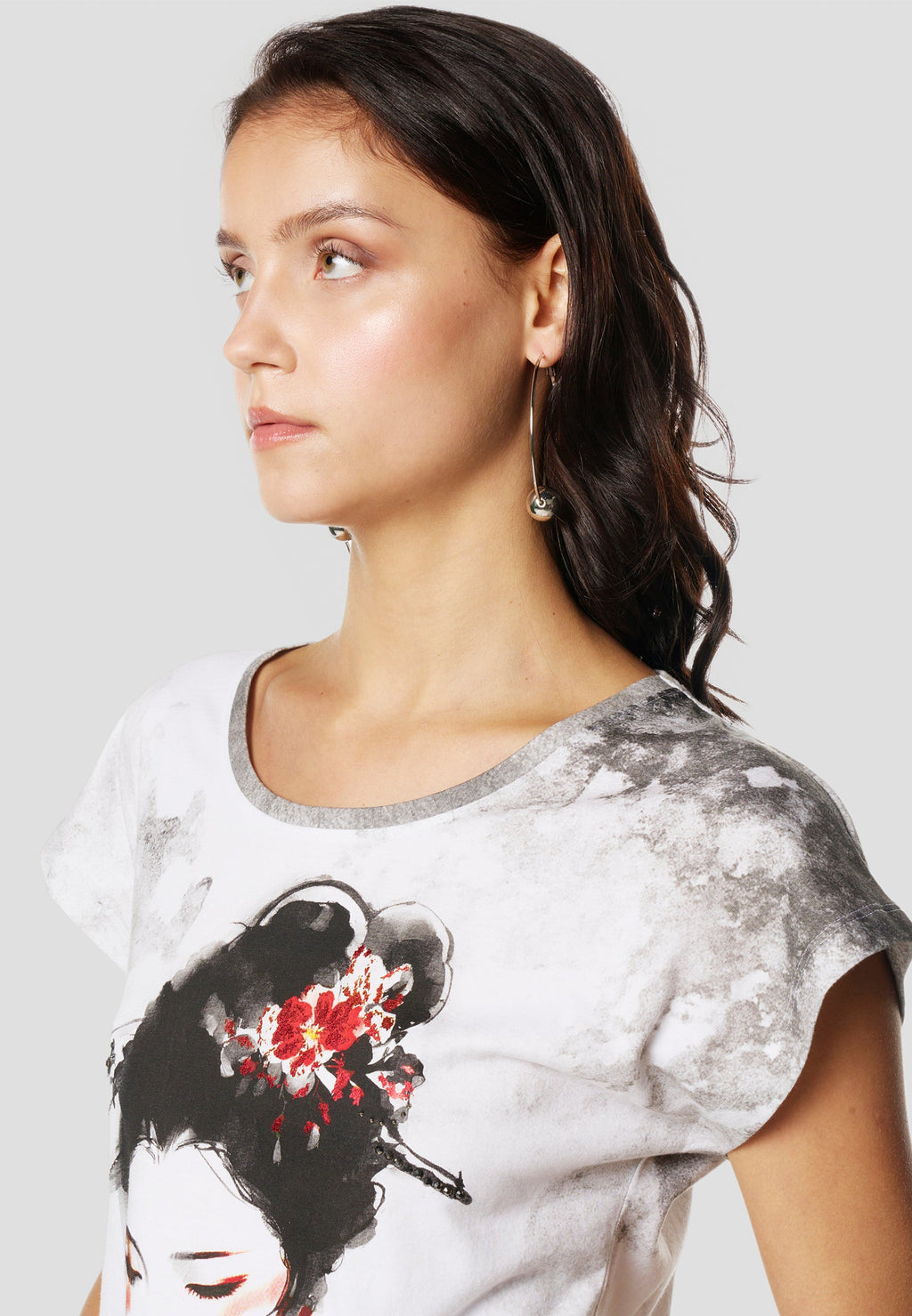 Camiseta Mujer Manga Corta Estampado Geisha – Koroshi Blanca