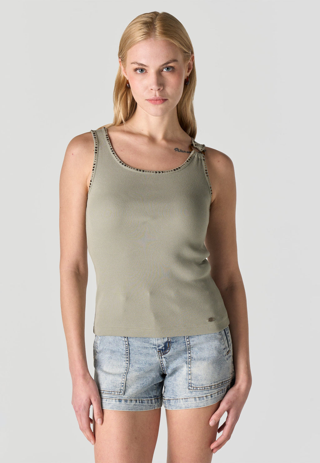 Camiseta Mujer Tirantes Canalé Pedrería con Aro – Koroshi 2612TP83