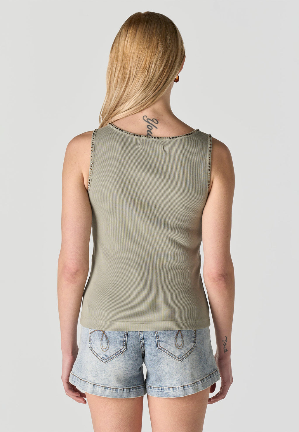 Camiseta Mujer Tirantes Canalé Pedrería con Aro – Koroshi 2612TP83