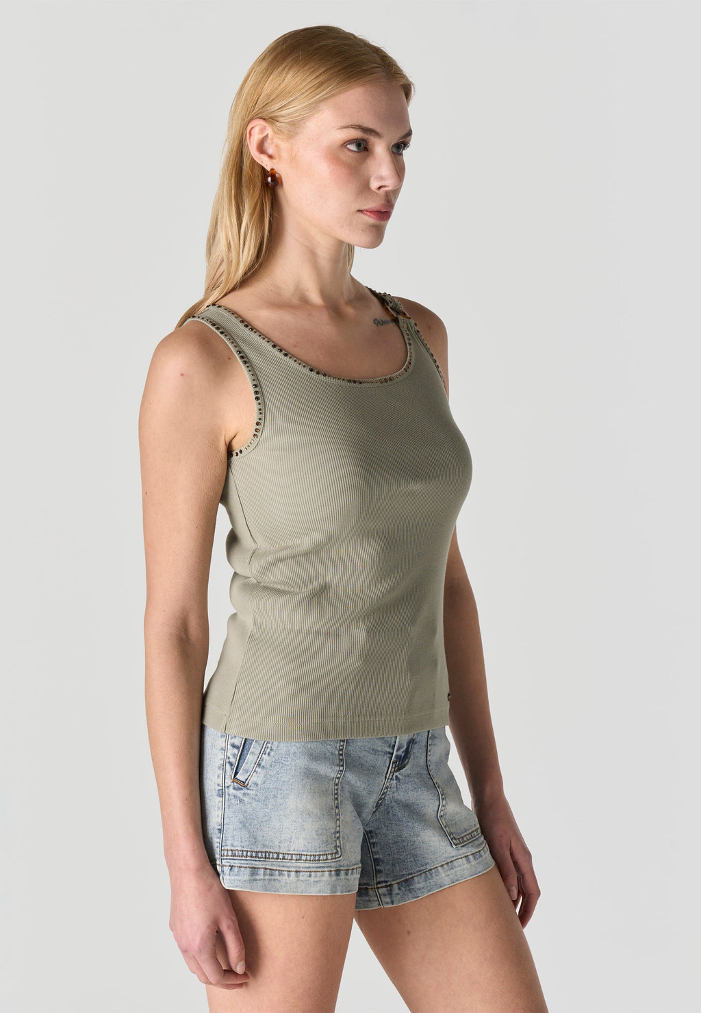 Camiseta Mujer Tirantes Canalé Pedrería con Aro – Koroshi 2612TP83