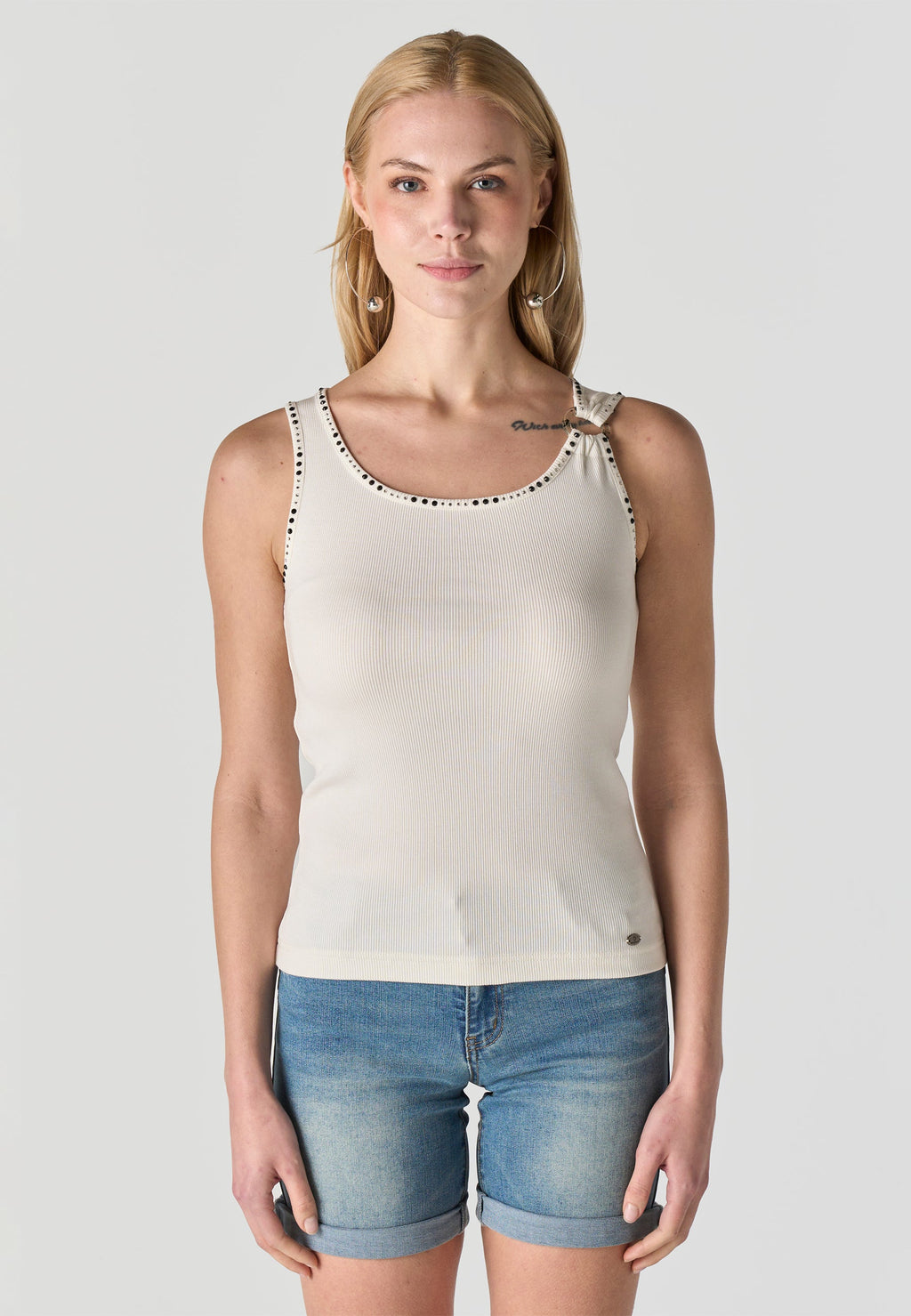 Camiseta Mujer Tirantes Canalé Pedrería con Aro – Koroshi 2612TP83