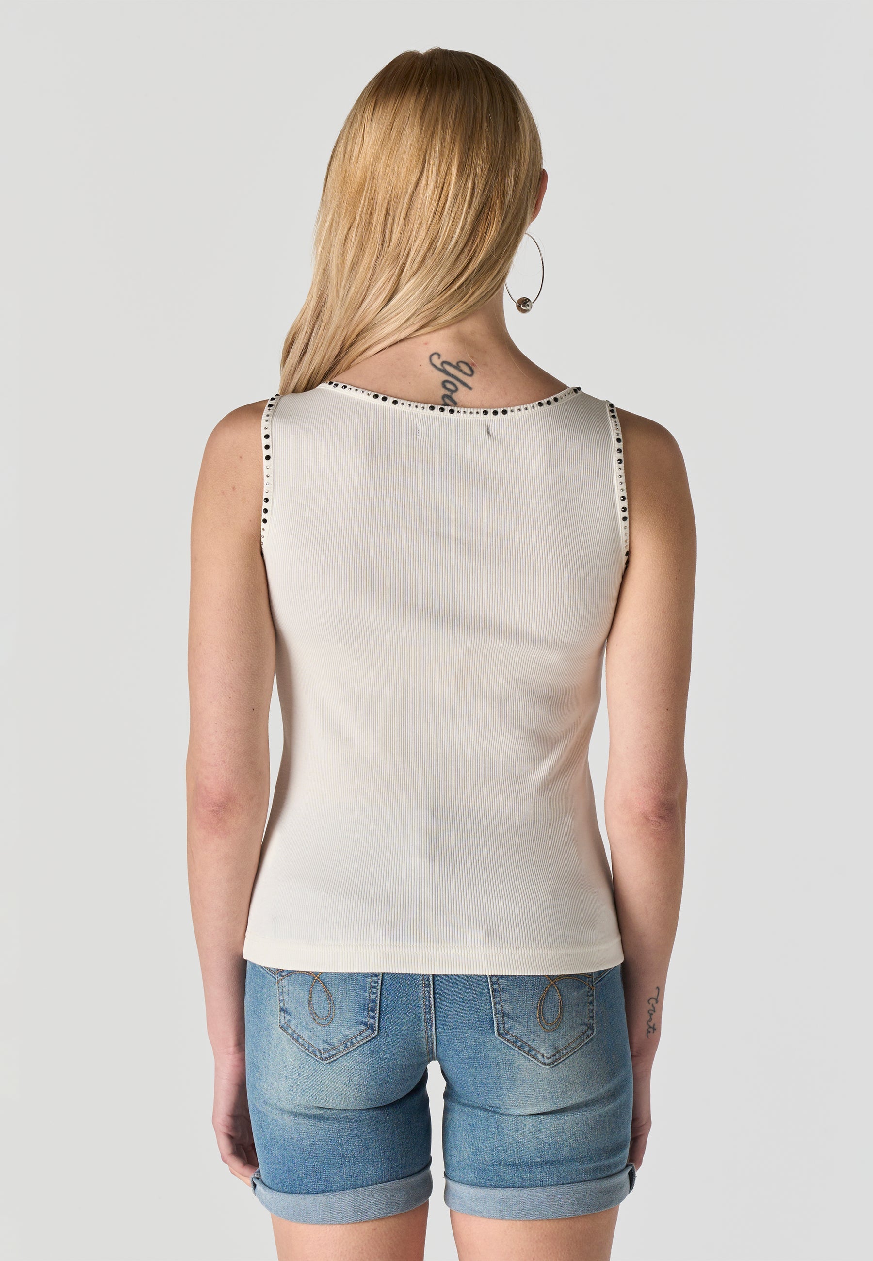 Camiseta Mujer Tirantes Canalé Pedrería con Aro – Koroshi 2612TP83