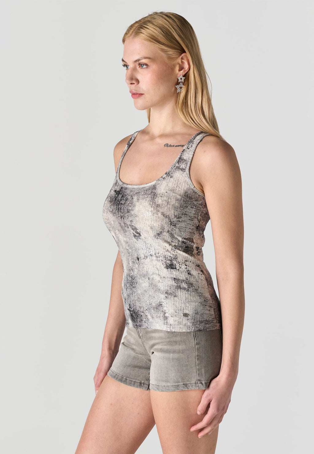 Camiseta Mujer Tirantes Estampada Foil – Koroshi Gris