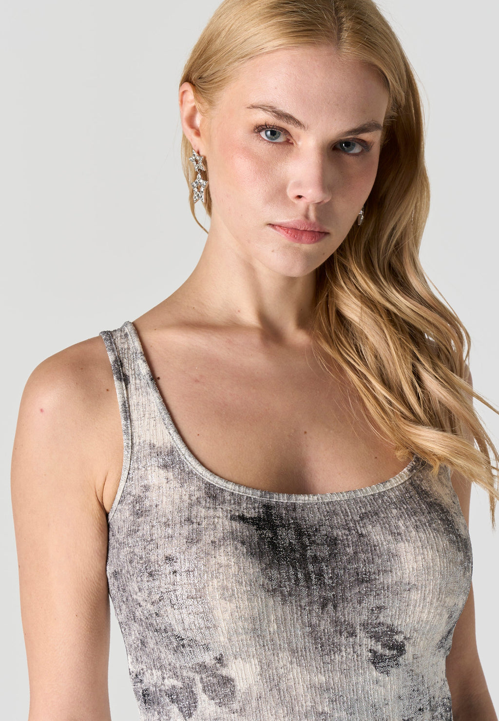 Camiseta Mujer Tirantes Estampada Foil – Koroshi Gris