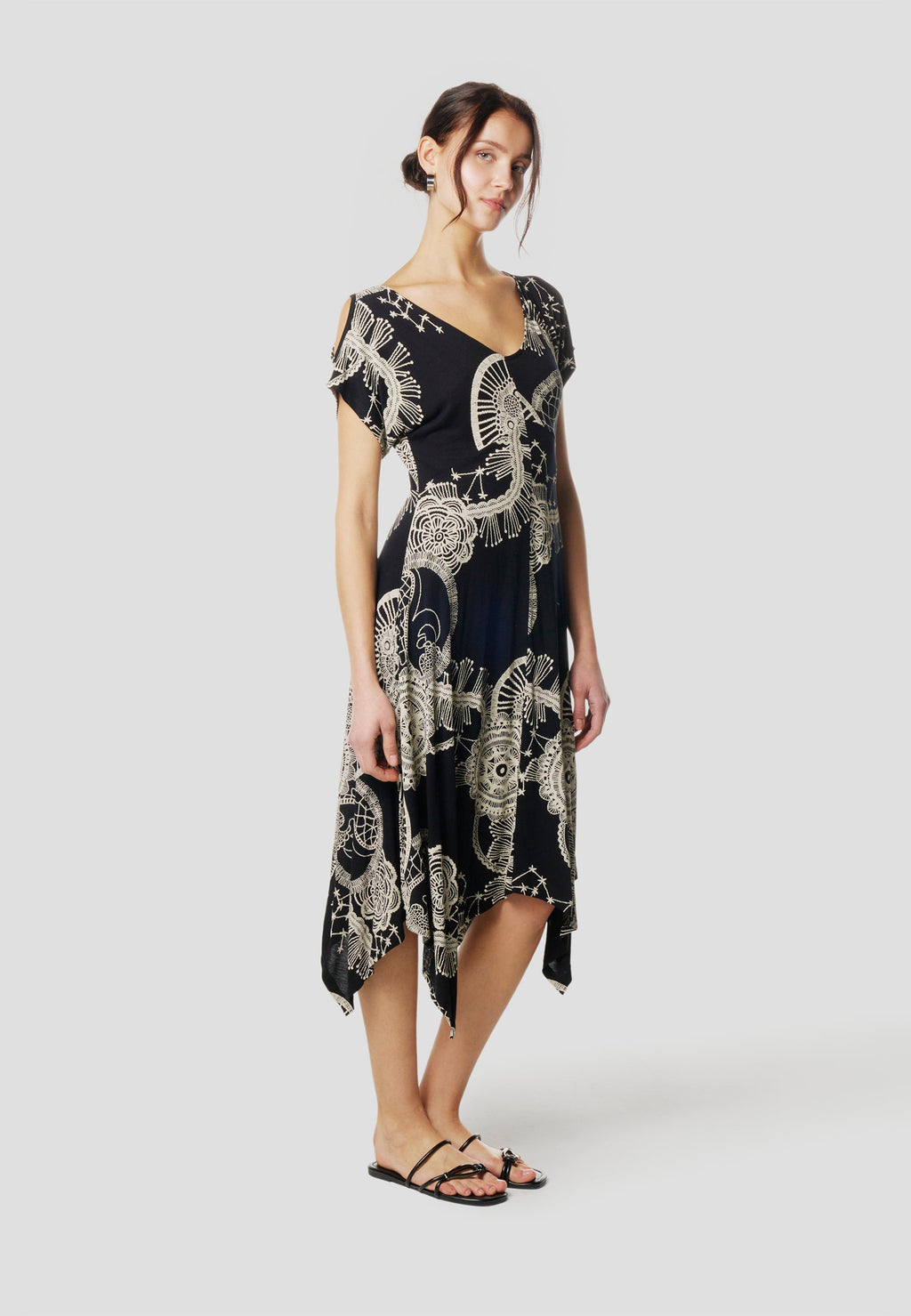 Vestido Corto Negro Mujer Estampado Mandala – Koröshi