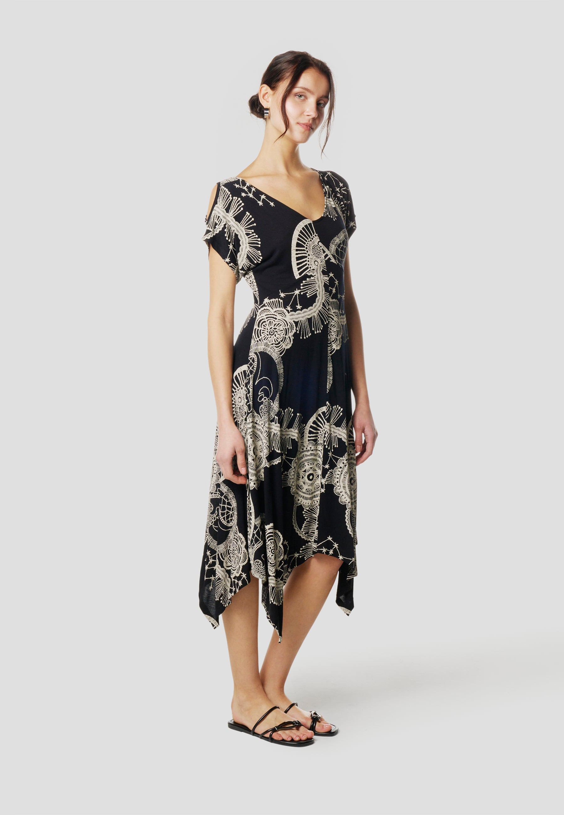 Vestido Corto Negro Mujer Estampado Mandala – Koröshi