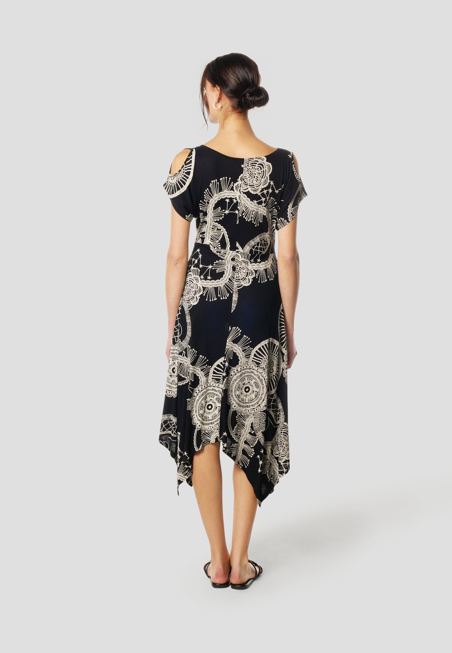 Vestido Corto Negro Mujer Estampado Mandala – Koröshi