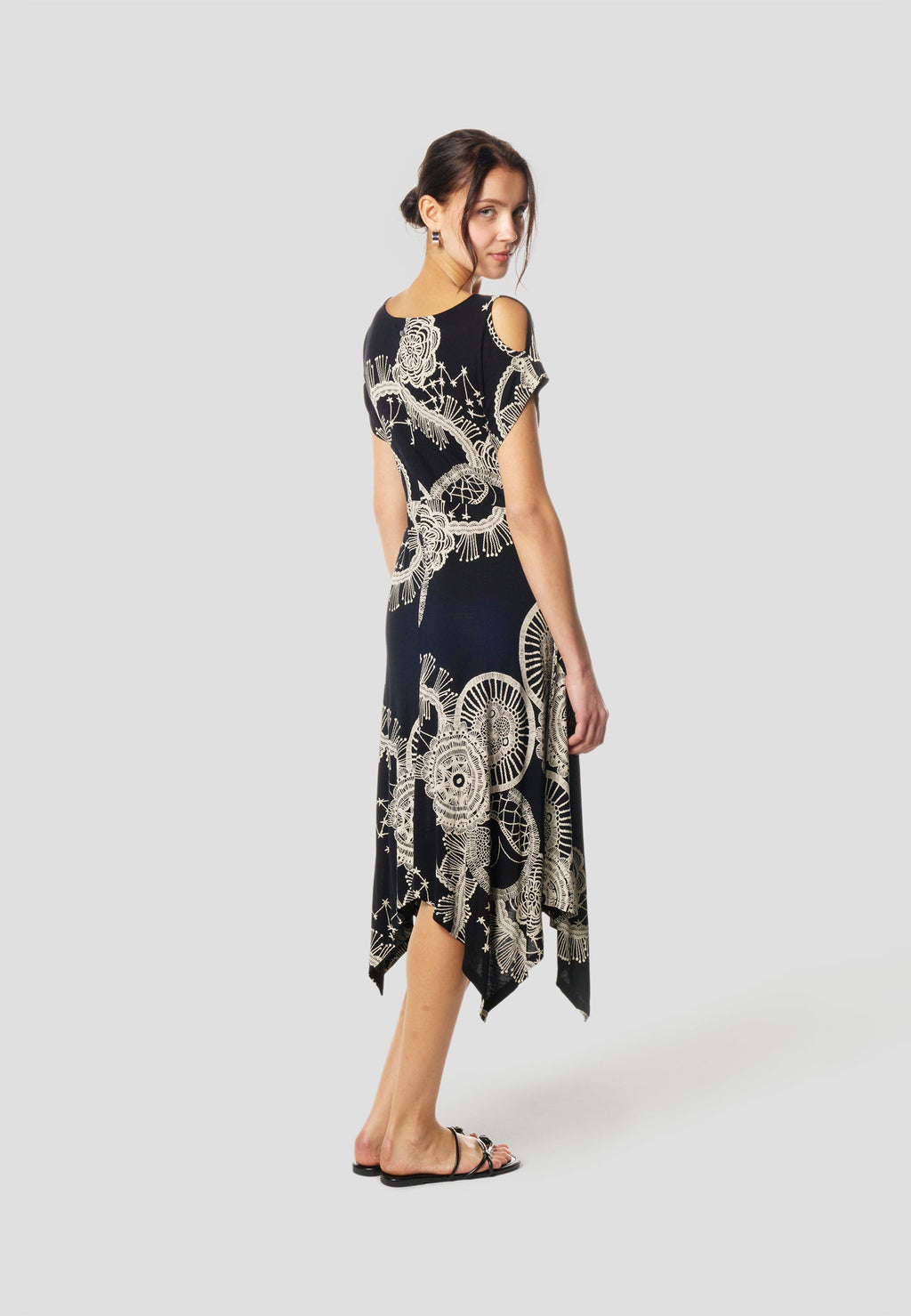 Vestido Corto Negro Mujer Estampado Mandala – Koröshi