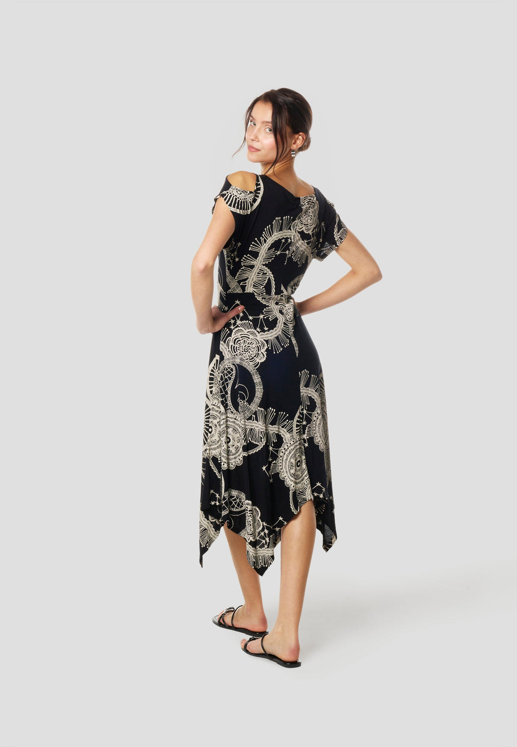 Vestido Corto Negro Mujer Estampado Mandala – Koröshi