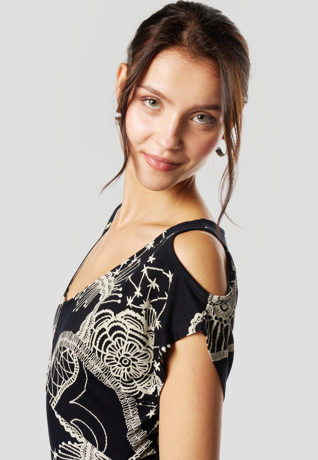 Vestido Corto Negro Mujer Estampado Mandala – Koröshi