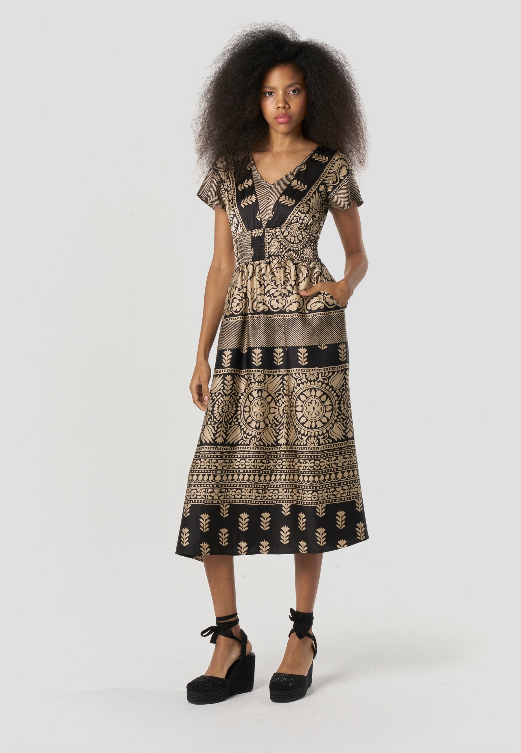 Vestido Largo Mujer Estampado Barroco Manga Corta – Koroshi Negro