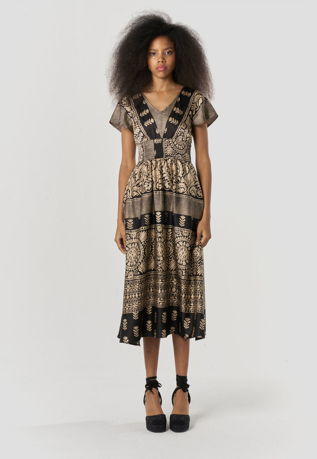 Vestido Largo Mujer Estampado Barroco Manga Corta – Koroshi Negro