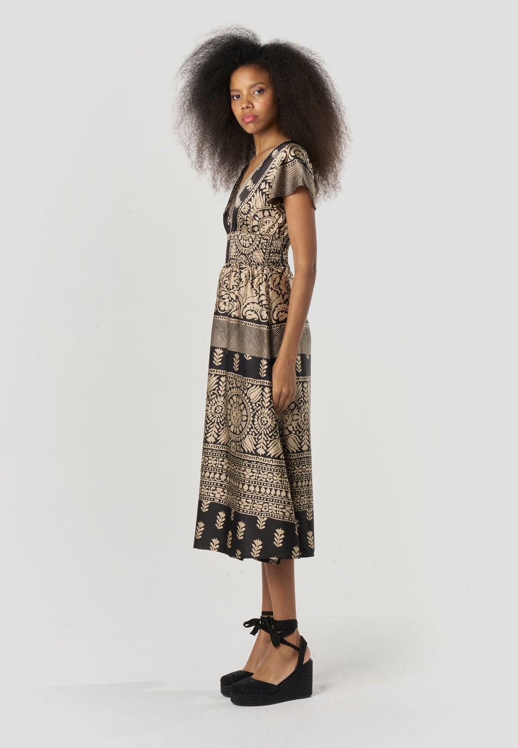 Vestido Largo Mujer Estampado Barroco Manga Corta – Koroshi Negro