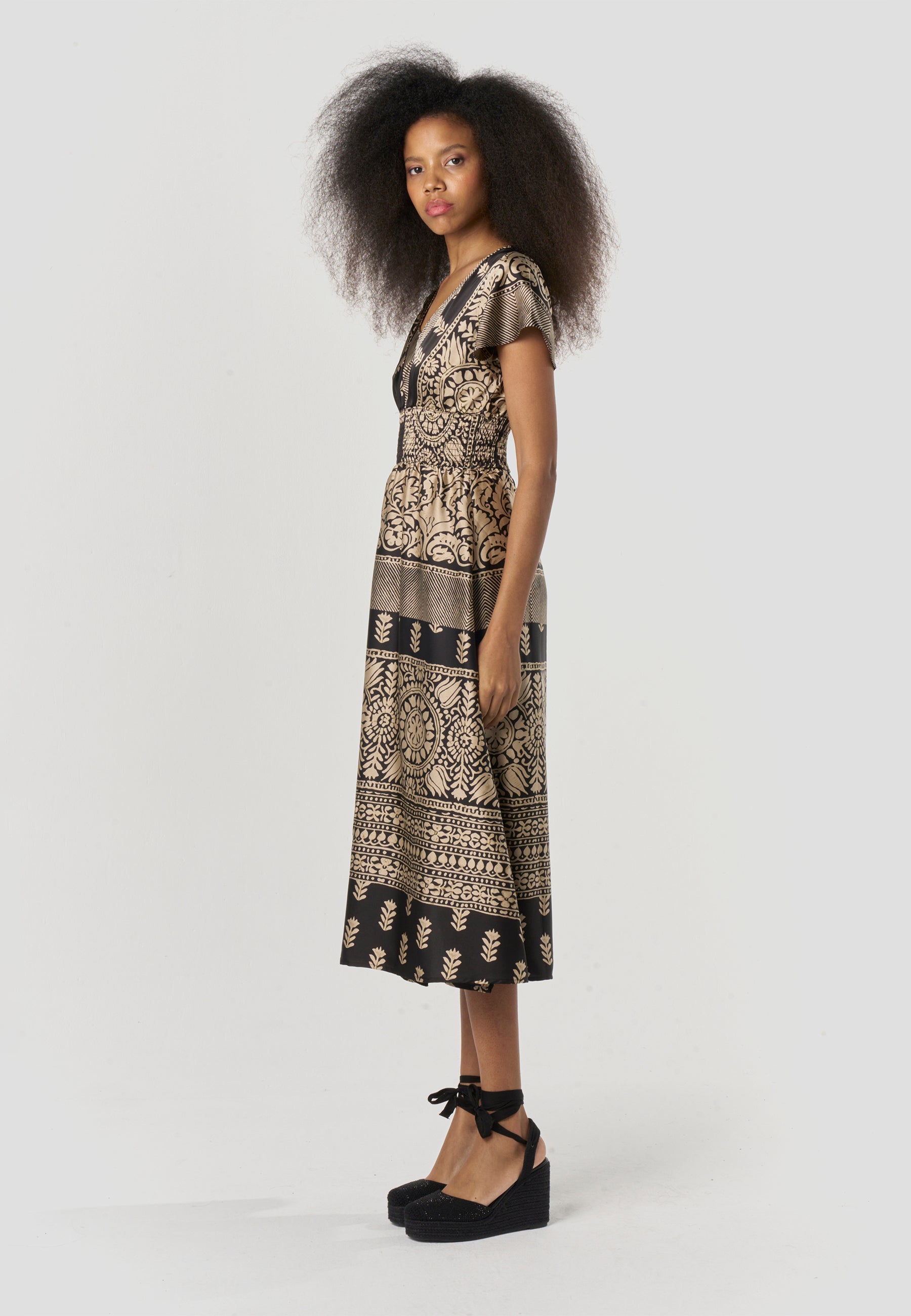 Vestido Largo Mujer Estampado Barroco Manga Corta – Koroshi Negro