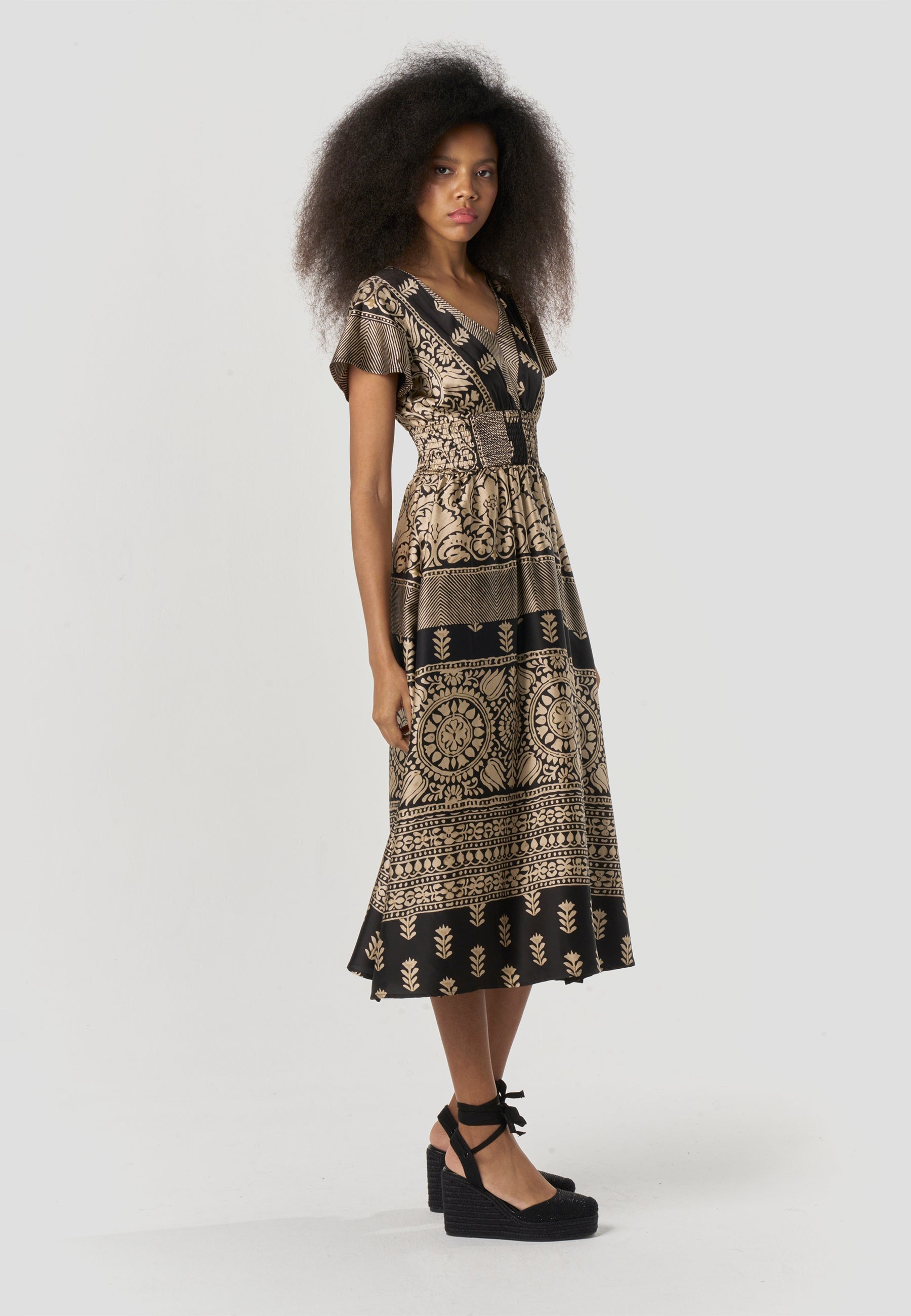 Vestido Largo Mujer Estampado Barroco Manga Corta – Koroshi Negro