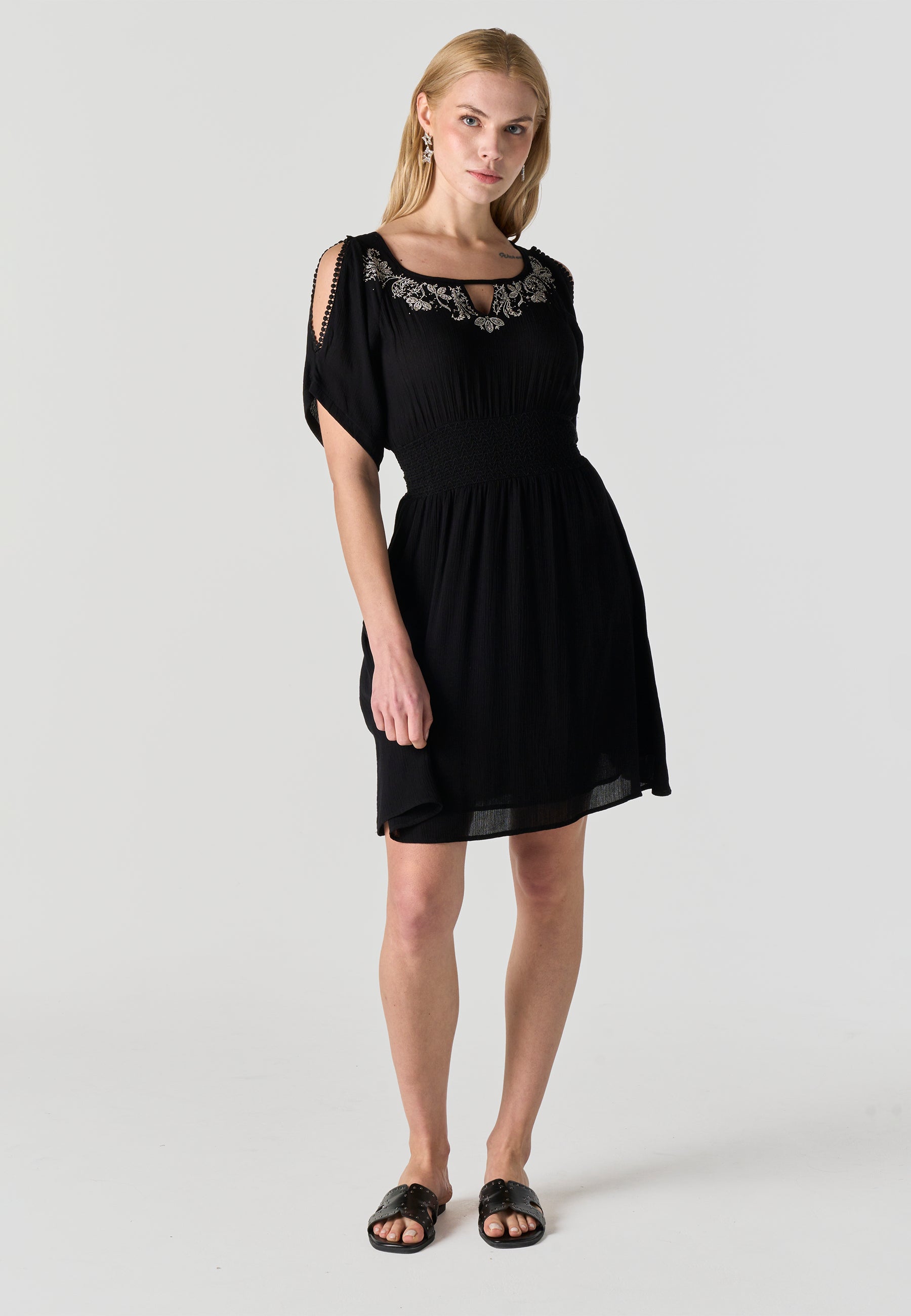 Vestido Mujer Corto Bordado – Koroshi 2612VS15
