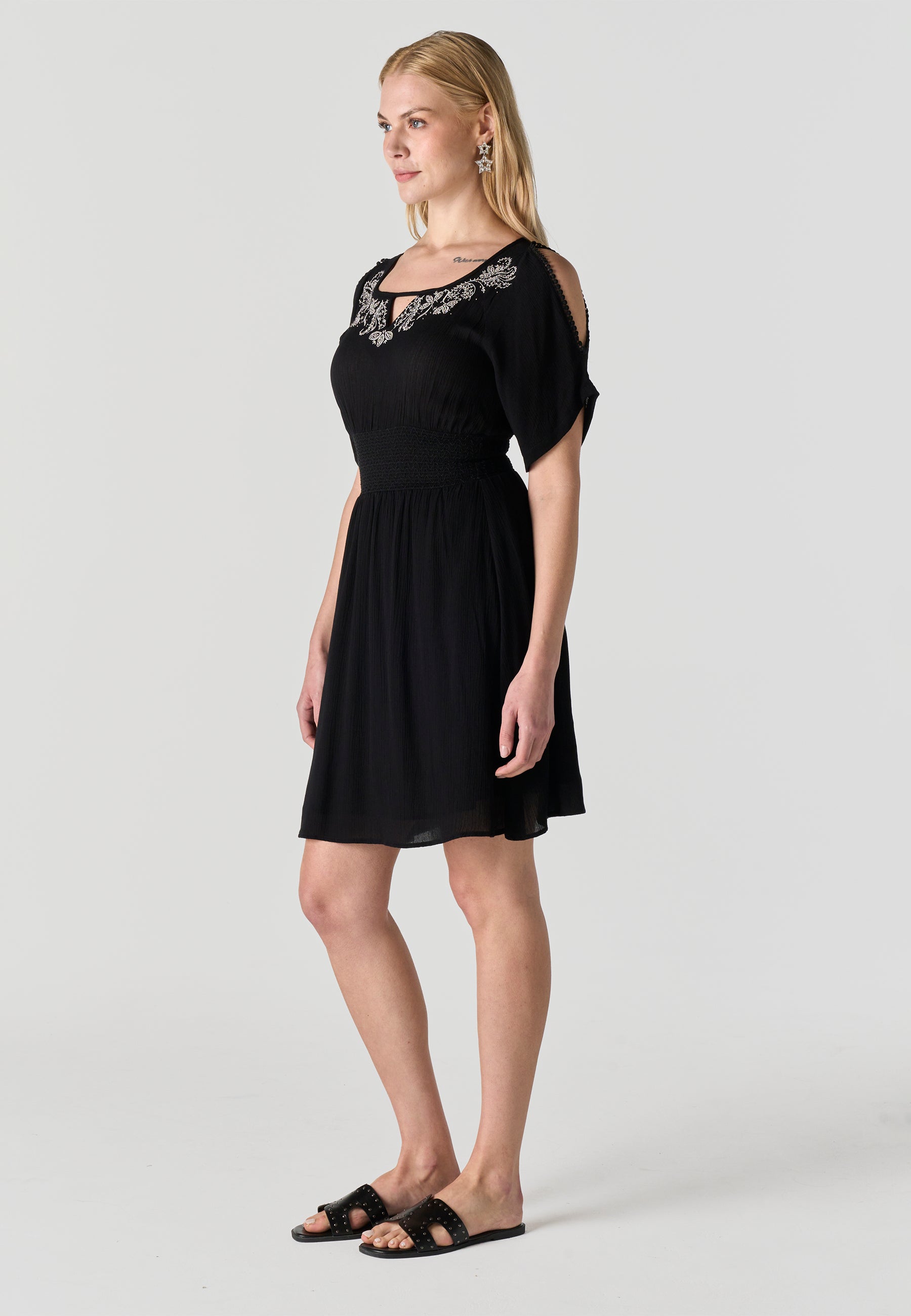 Vestido Mujer Corto Bordado – Koroshi 2612VS15