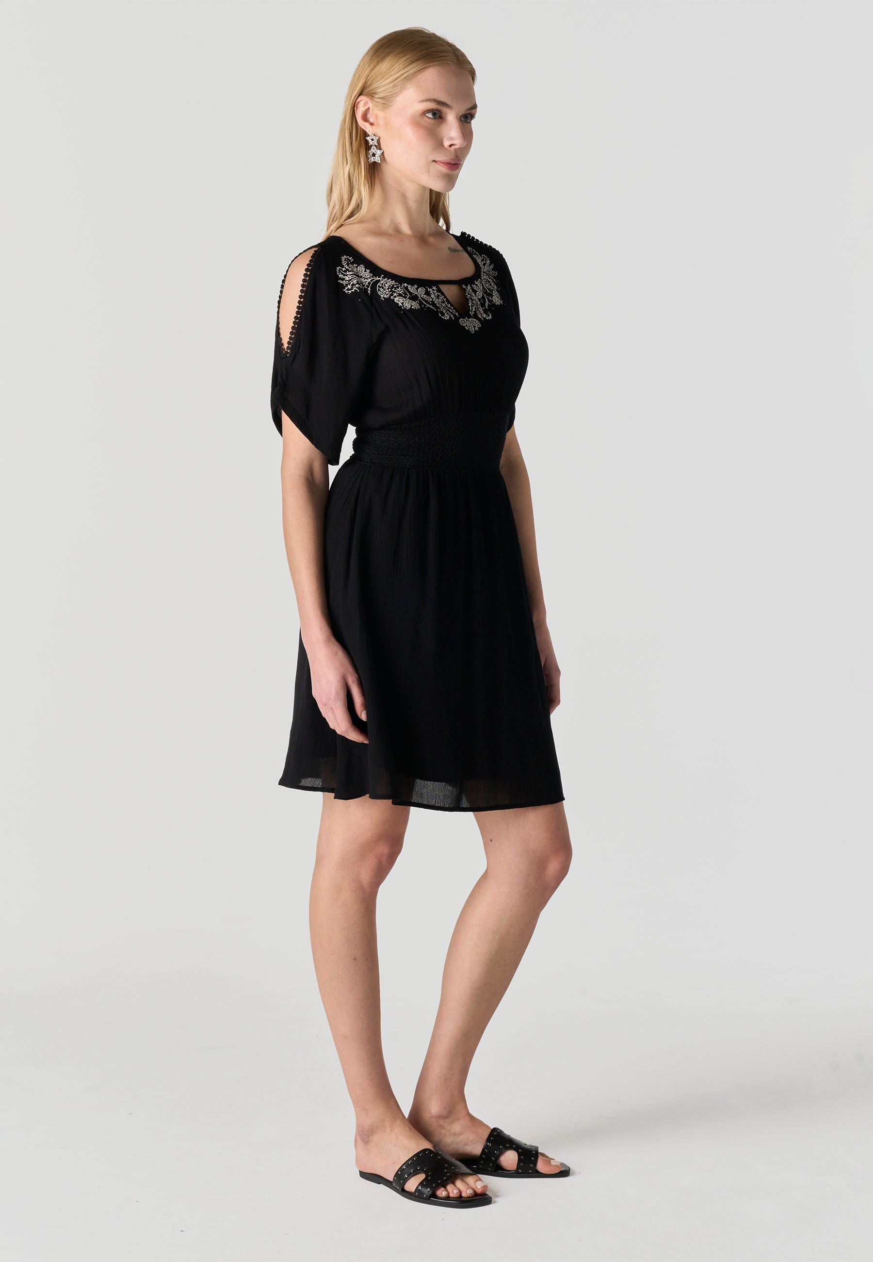 Vestido Mujer Corto Bordado – Koroshi 2612VS15