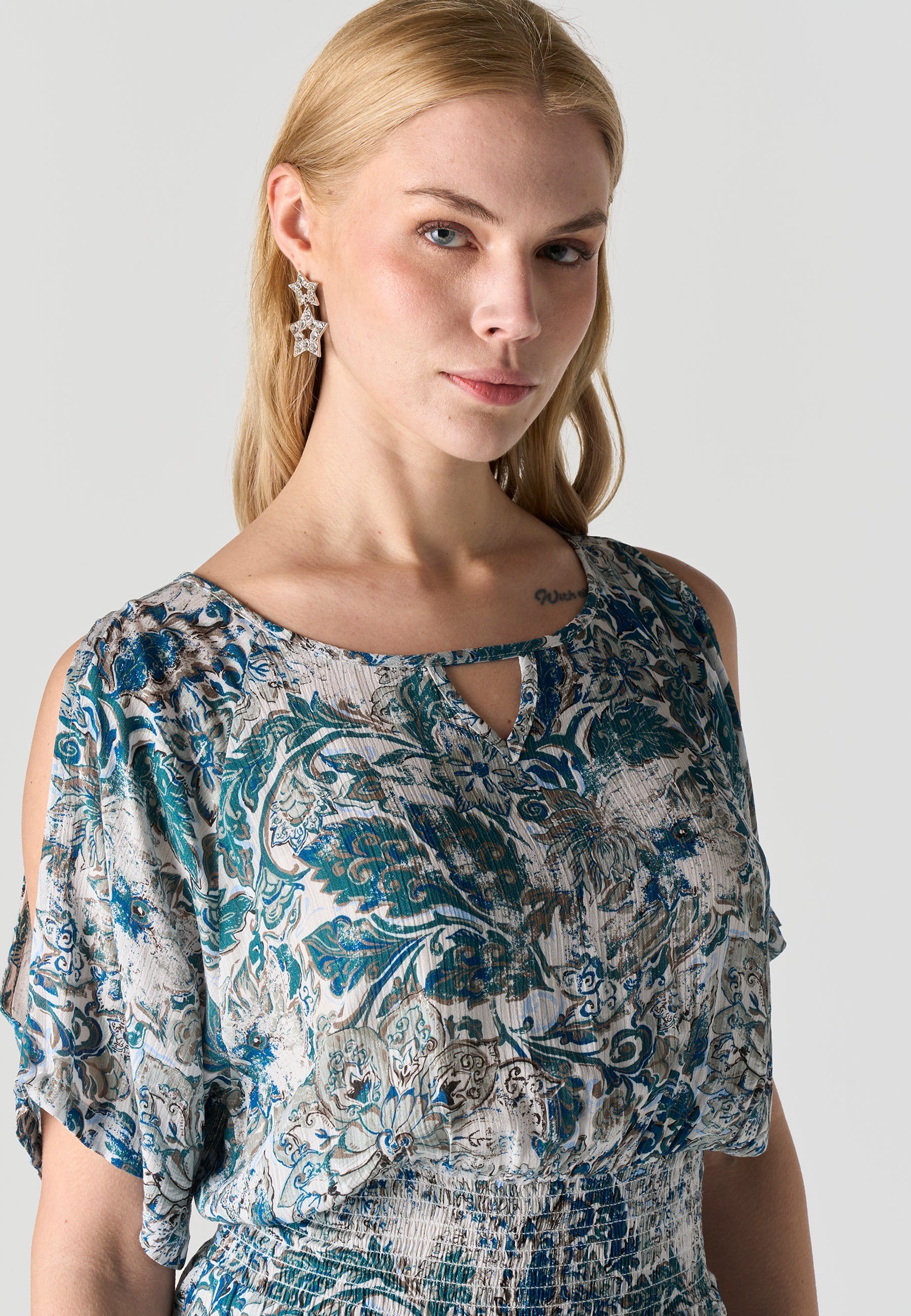 Vestido Mujer Corto Estampado Hombros Descubiertos – Koroshi Multicolor