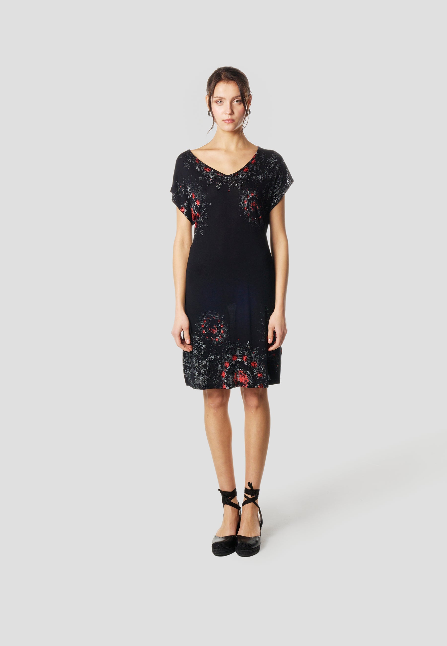 Vestido Mujer Corto Estampado Floral – Koroshi Negro