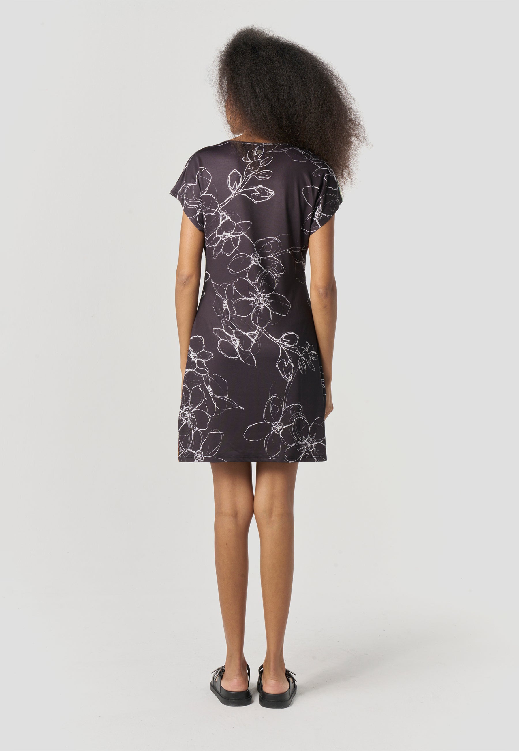 Vestido Mujer Corto Estampado Floral – Koroshi Negro
