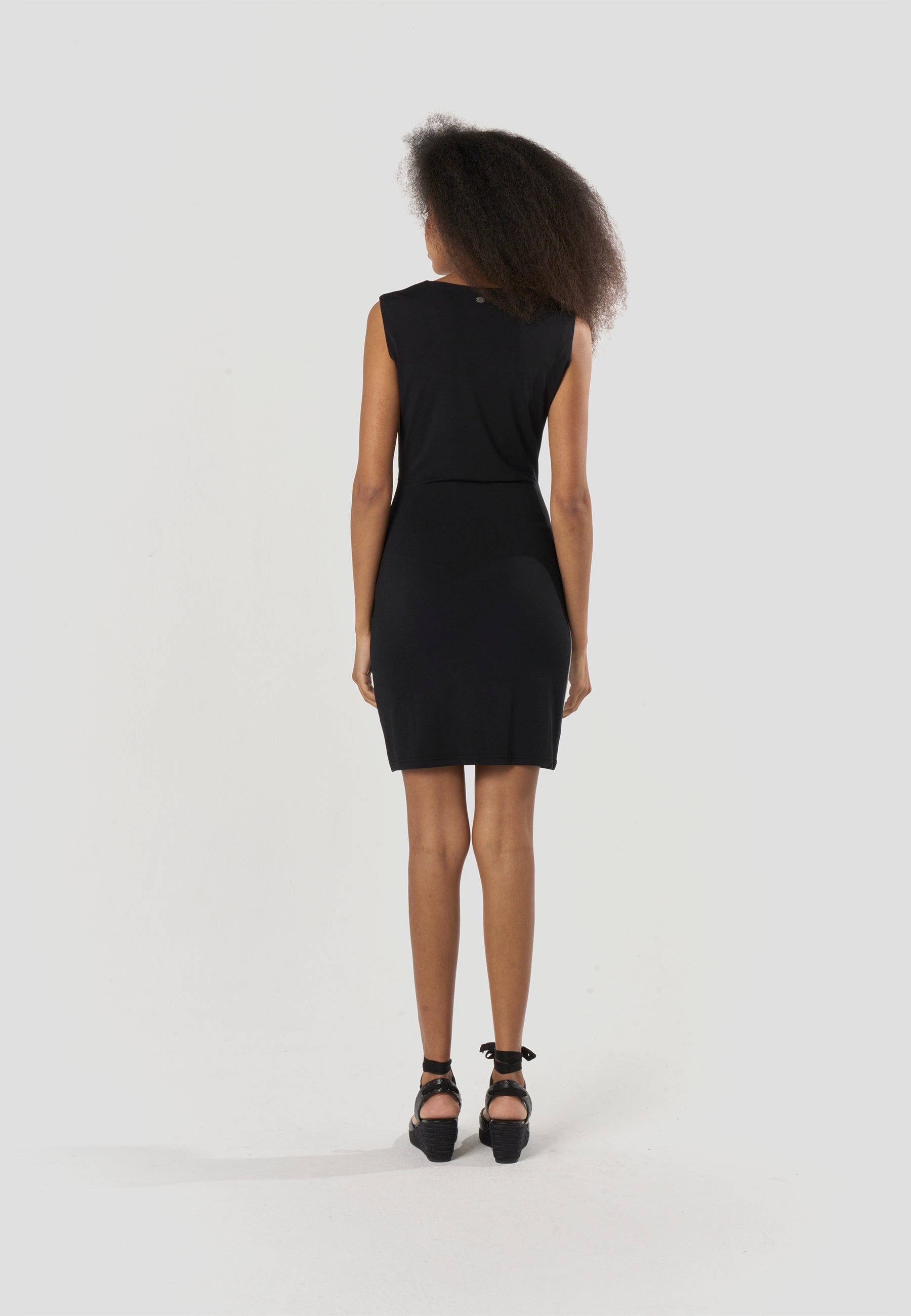 Vestido Mujer Corto Cruzado Estampado Floral – Koroshi Negro