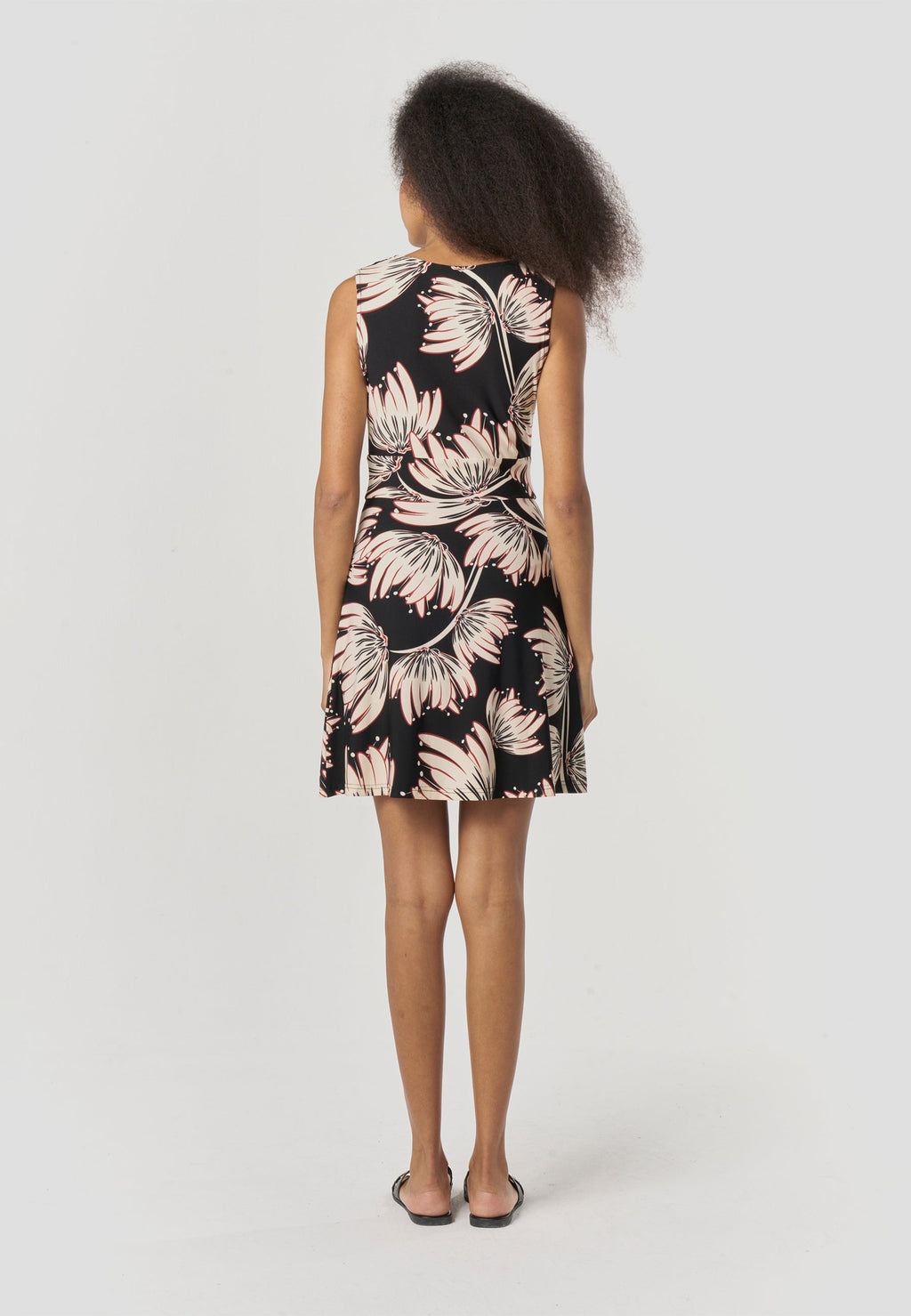 Vestido Corto Mujer Punto Estampado Floral Escote Pico – Koroshi Negro