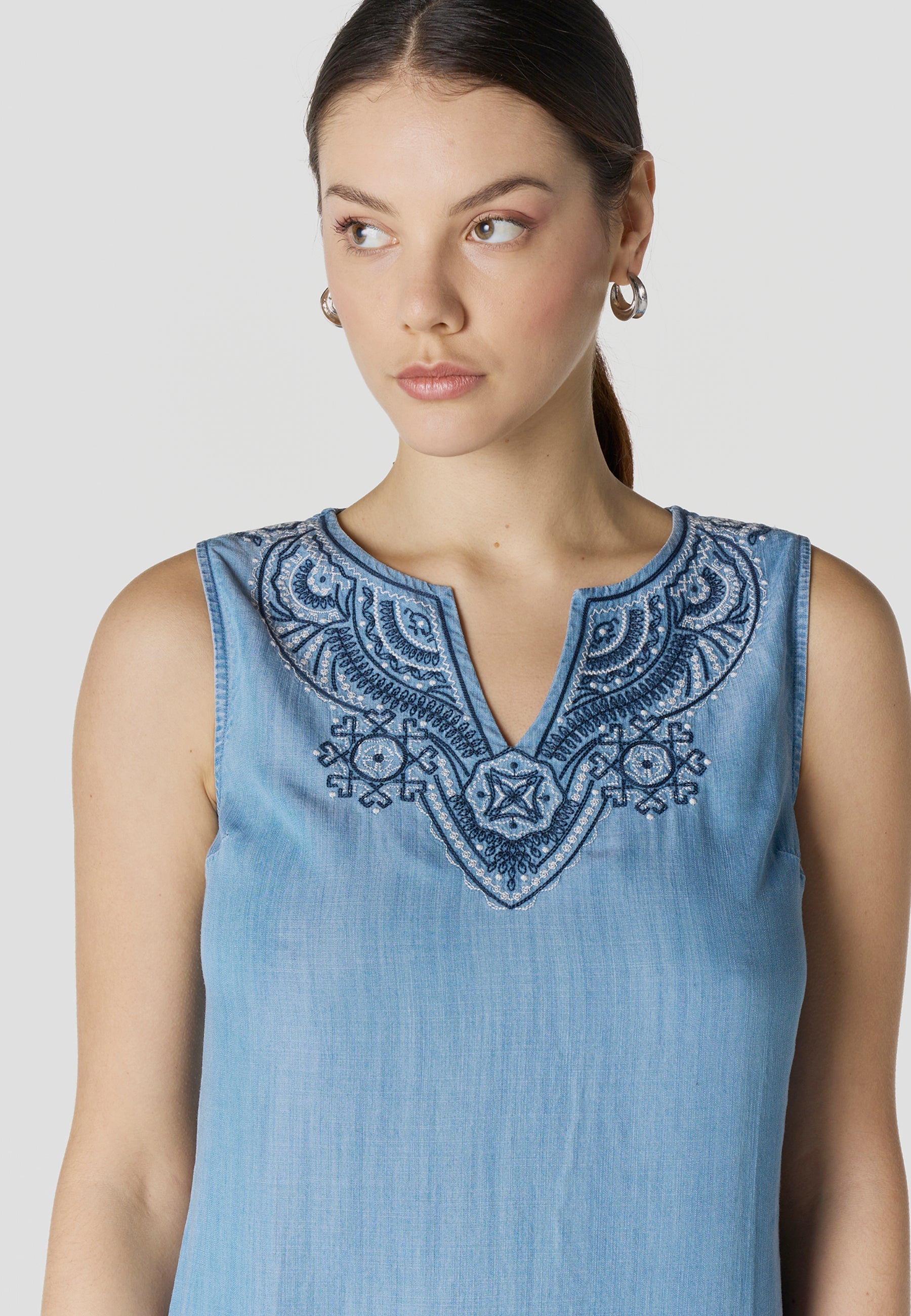 Vestido Mujer Corto Denim Bordado Étnico – Koroshi Azul
