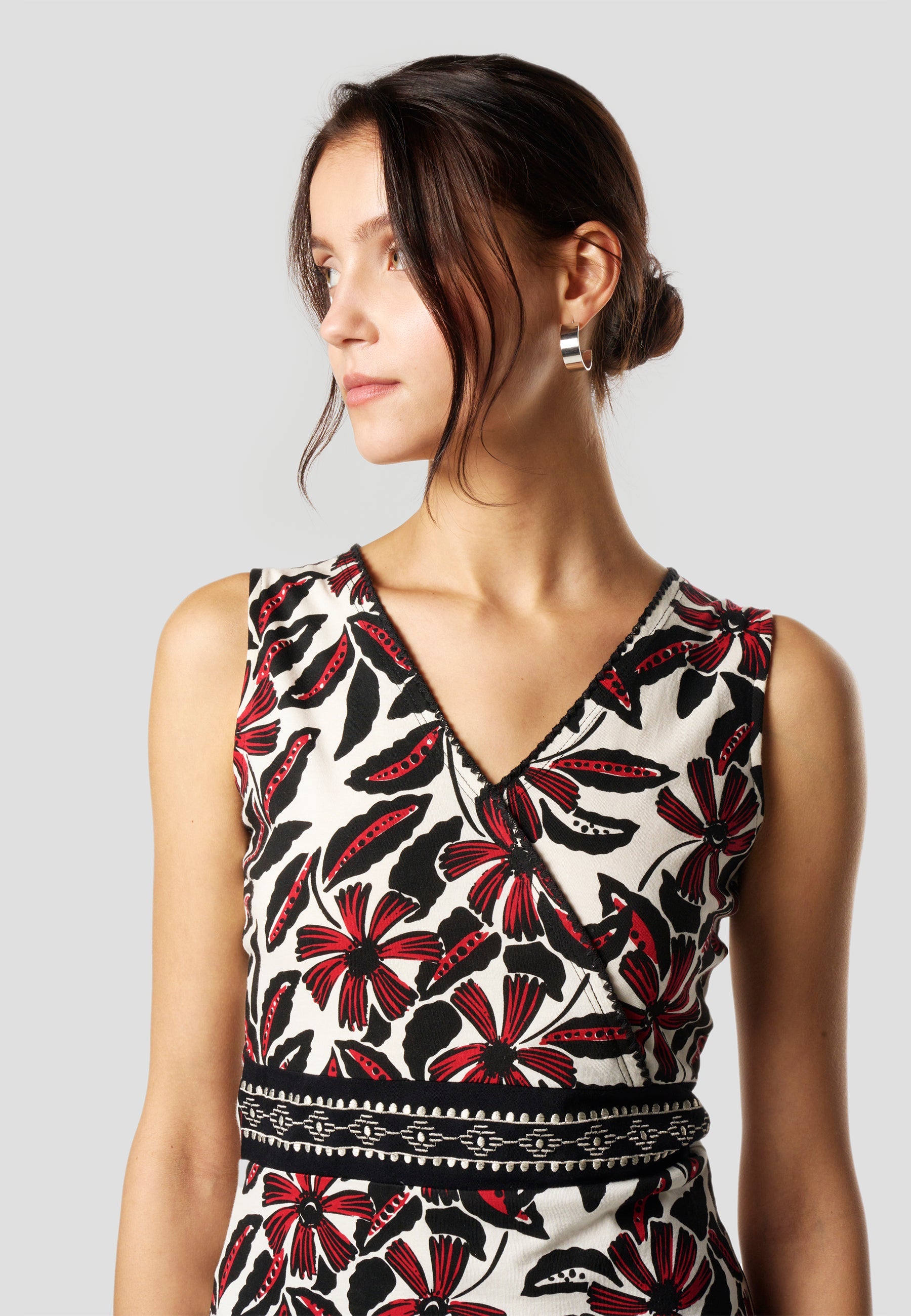 Vestido Mujer Corto Estampado Floral Escote Cruzado – Koroshi Crudo