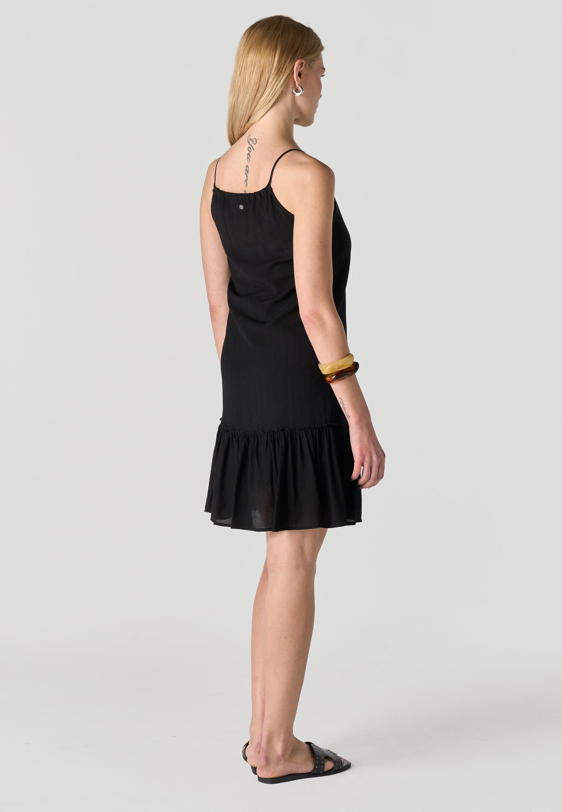 Vestido Mujer Corto Escote Halter – Koroshi Negro