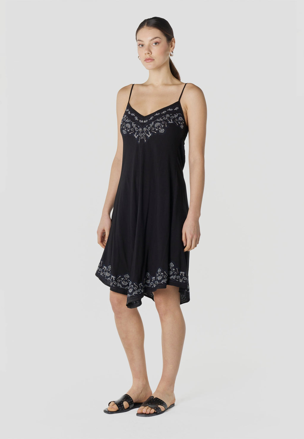 Vestido Mujer Midi Tirantes Bordado Asimétrico – Koroshi Negro
