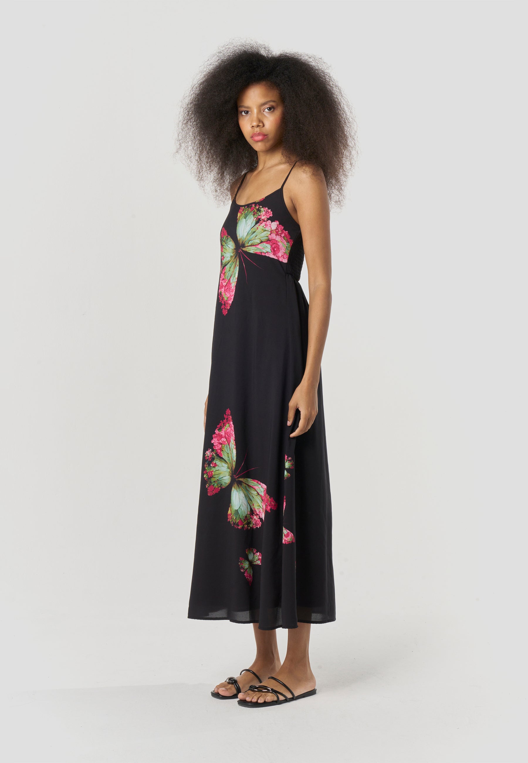 Vestido Mujer Largo Fluido Tirantes Estampado Mariposas – Koroshi Negro