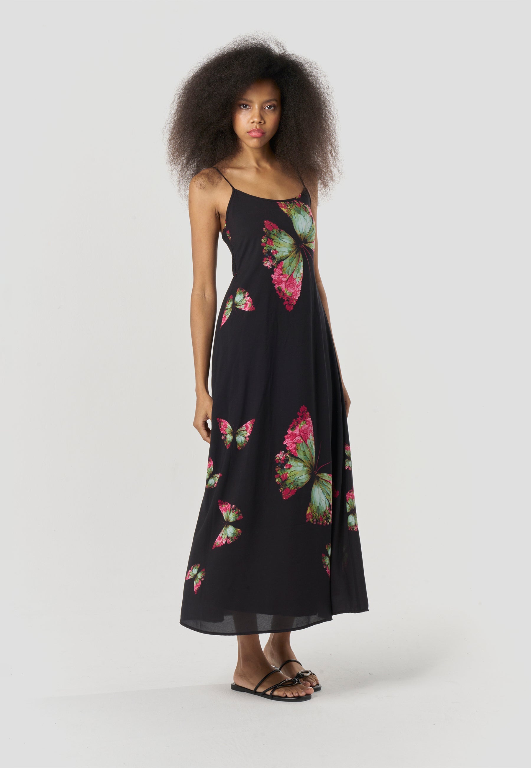 Vestido Mujer Largo Fluido Tirantes Estampado Mariposas – Koroshi Negro