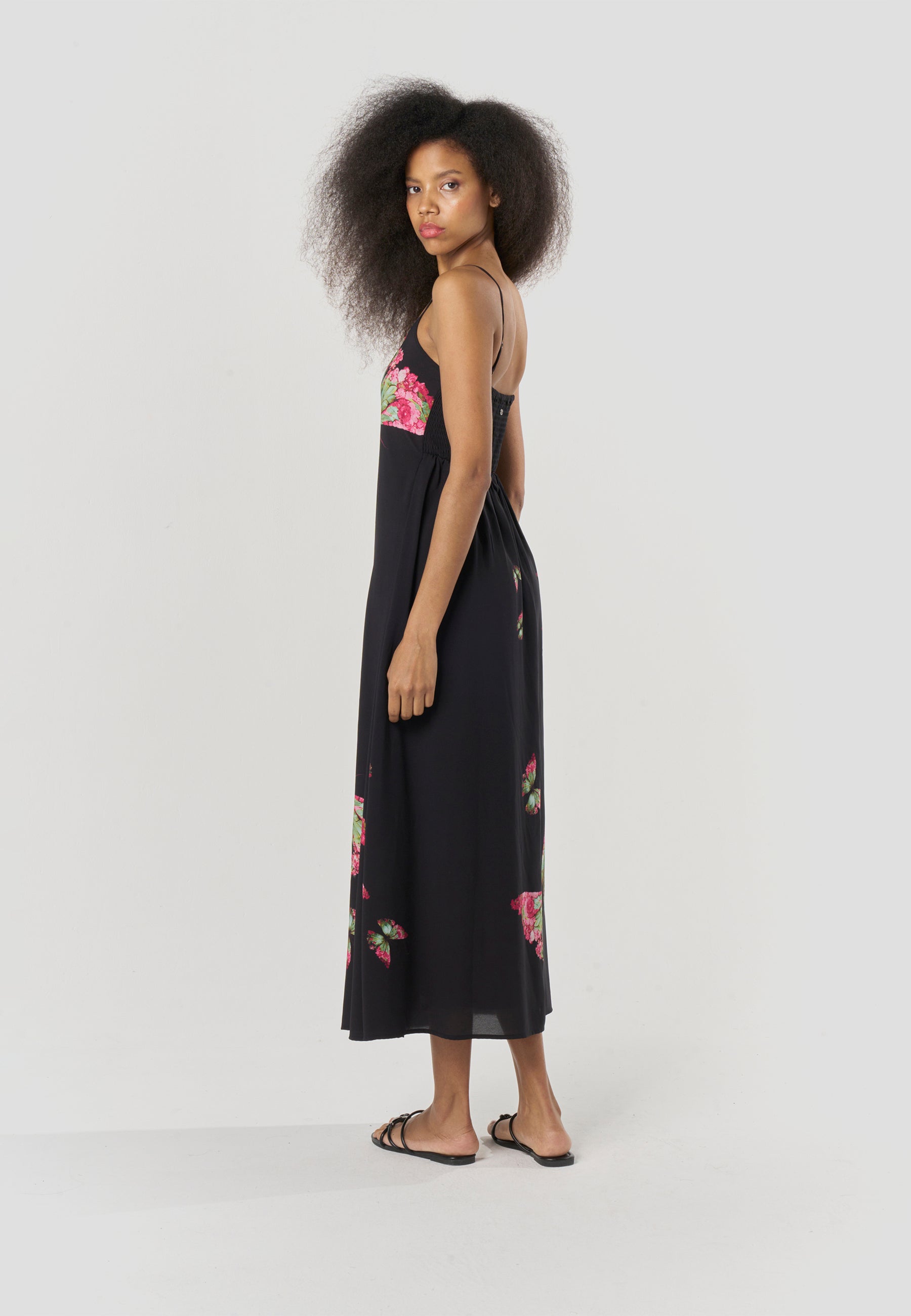 Vestido Mujer Largo Fluido Tirantes Estampado Mariposas – Koroshi Negro