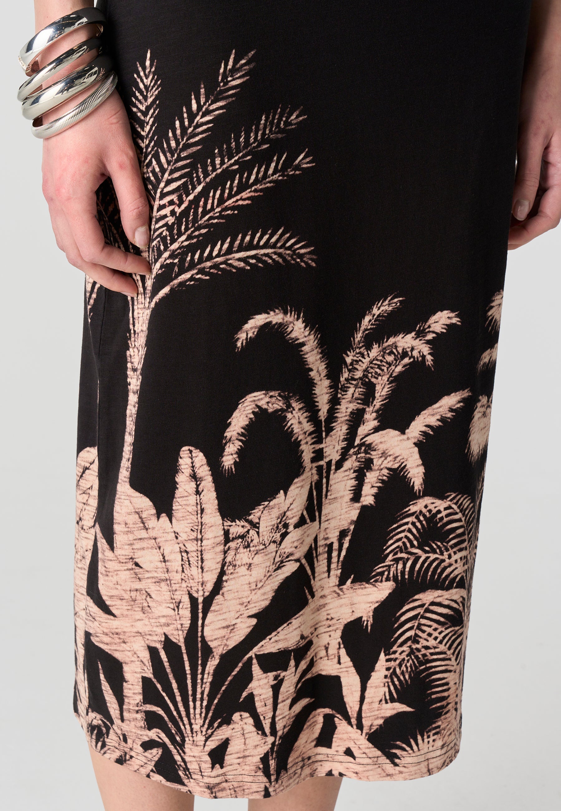 Vestido Mujer Midi Tirantes Estampado Palmeras – Koroshi Negro